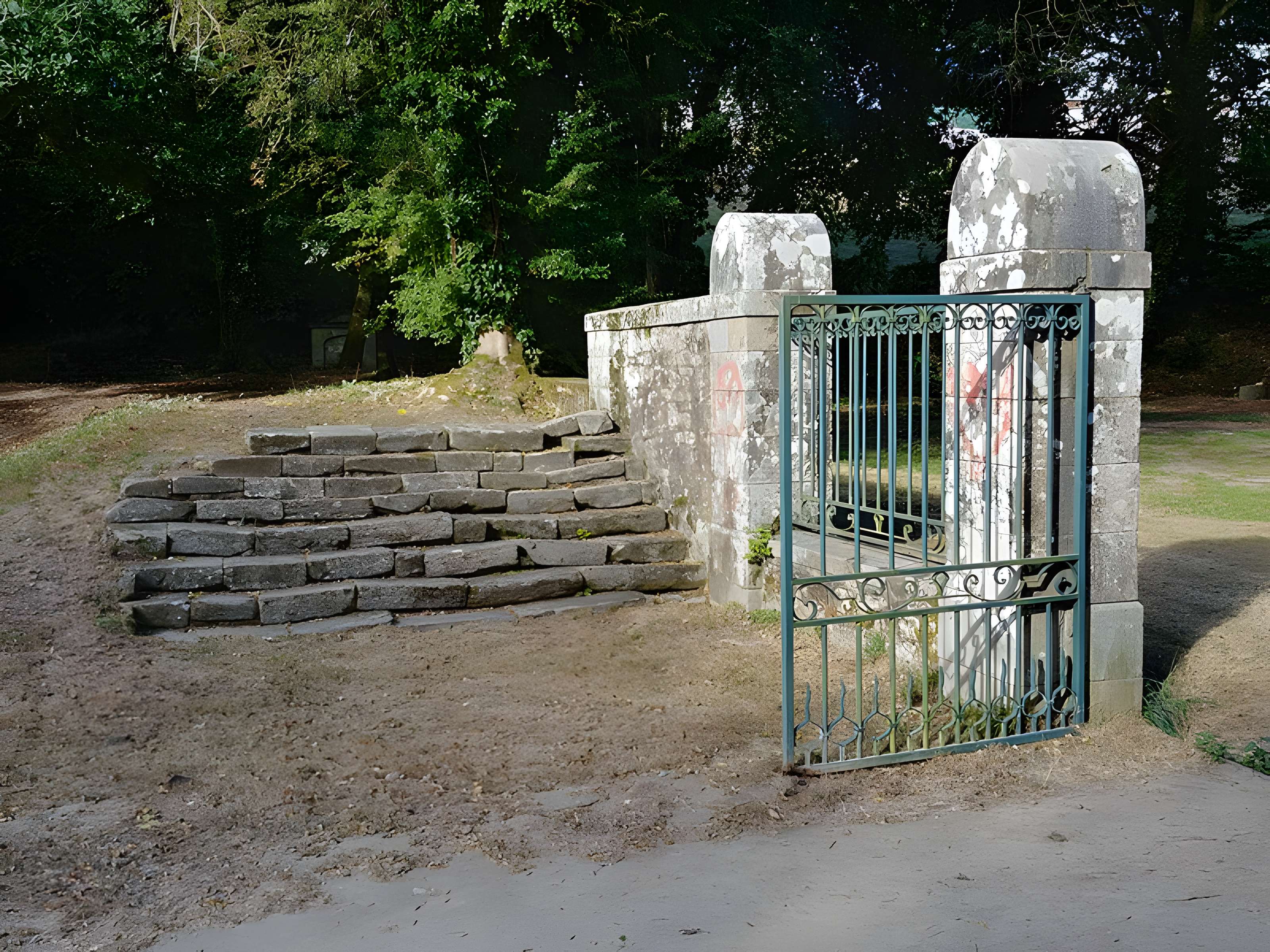 Chapelle expiatoire du Champ-des-Martyrs à Brech