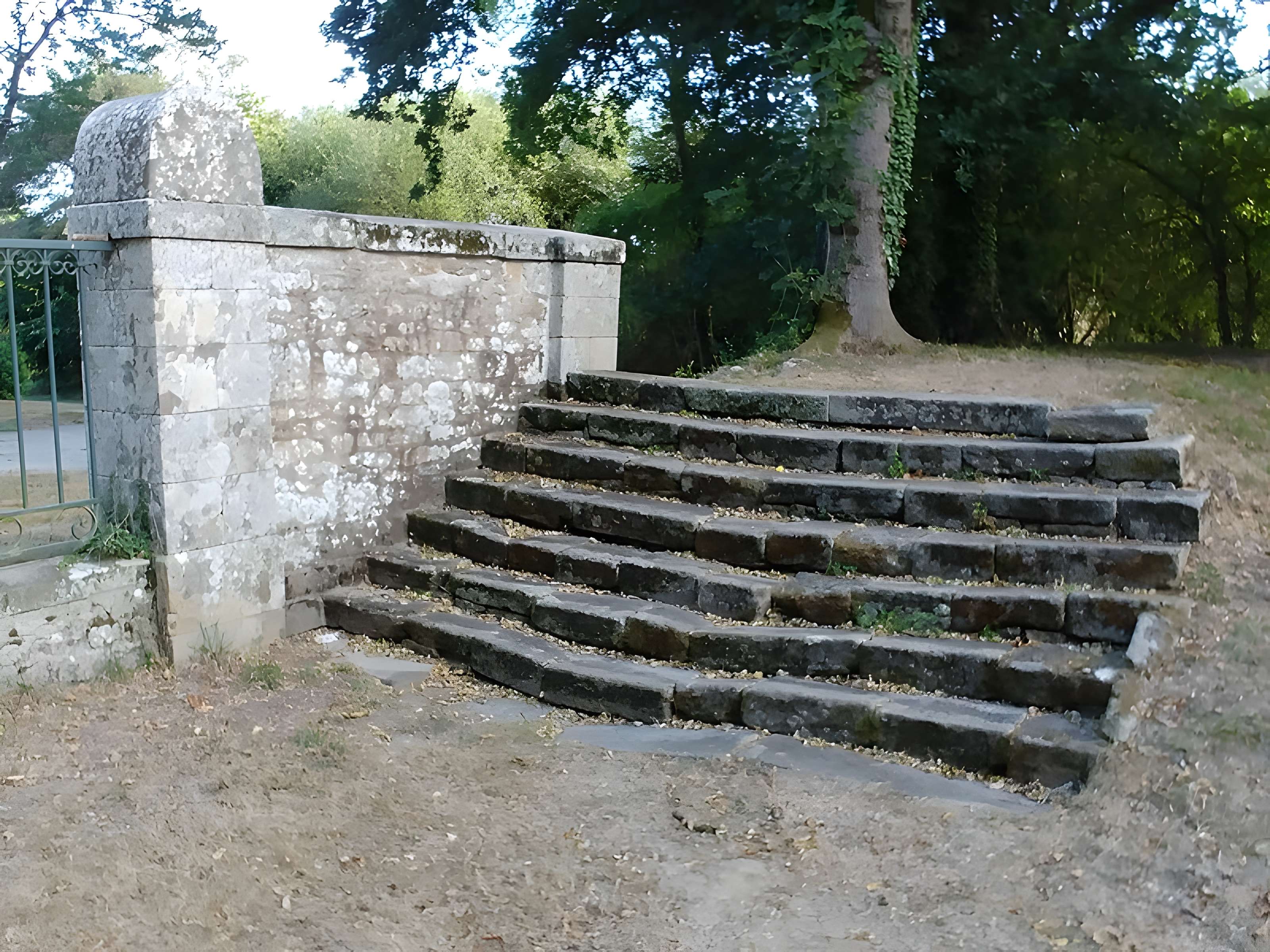 Chapelle expiatoire du Champ-des-Martyrs à Brech