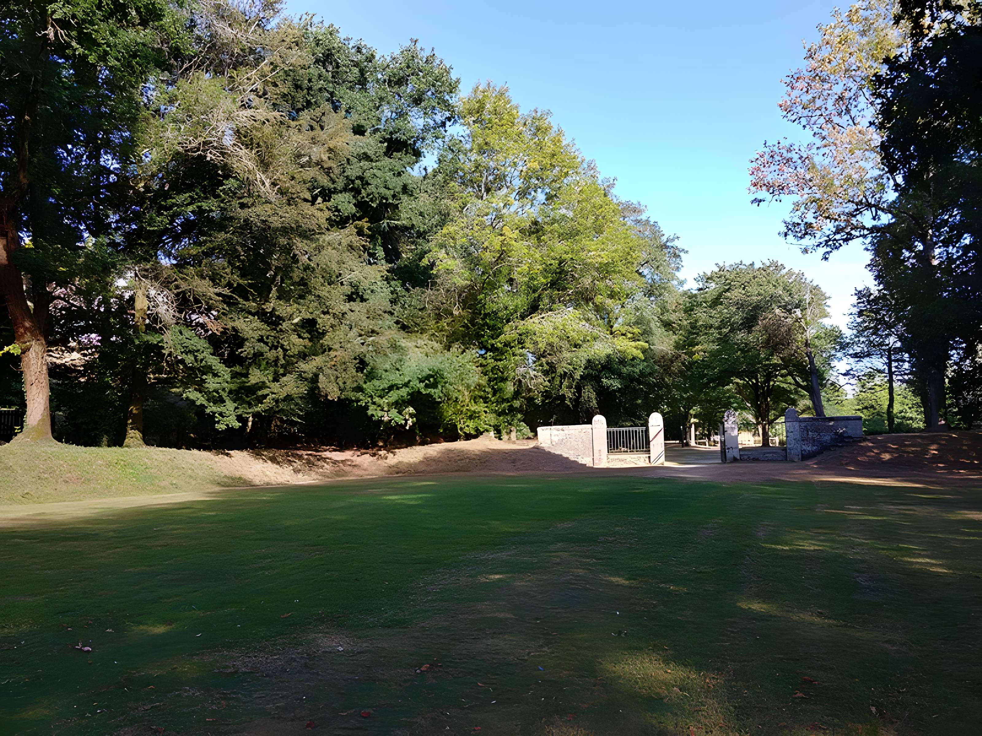 Chapelle expiatoire du Champ-des-Martyrs à Brech