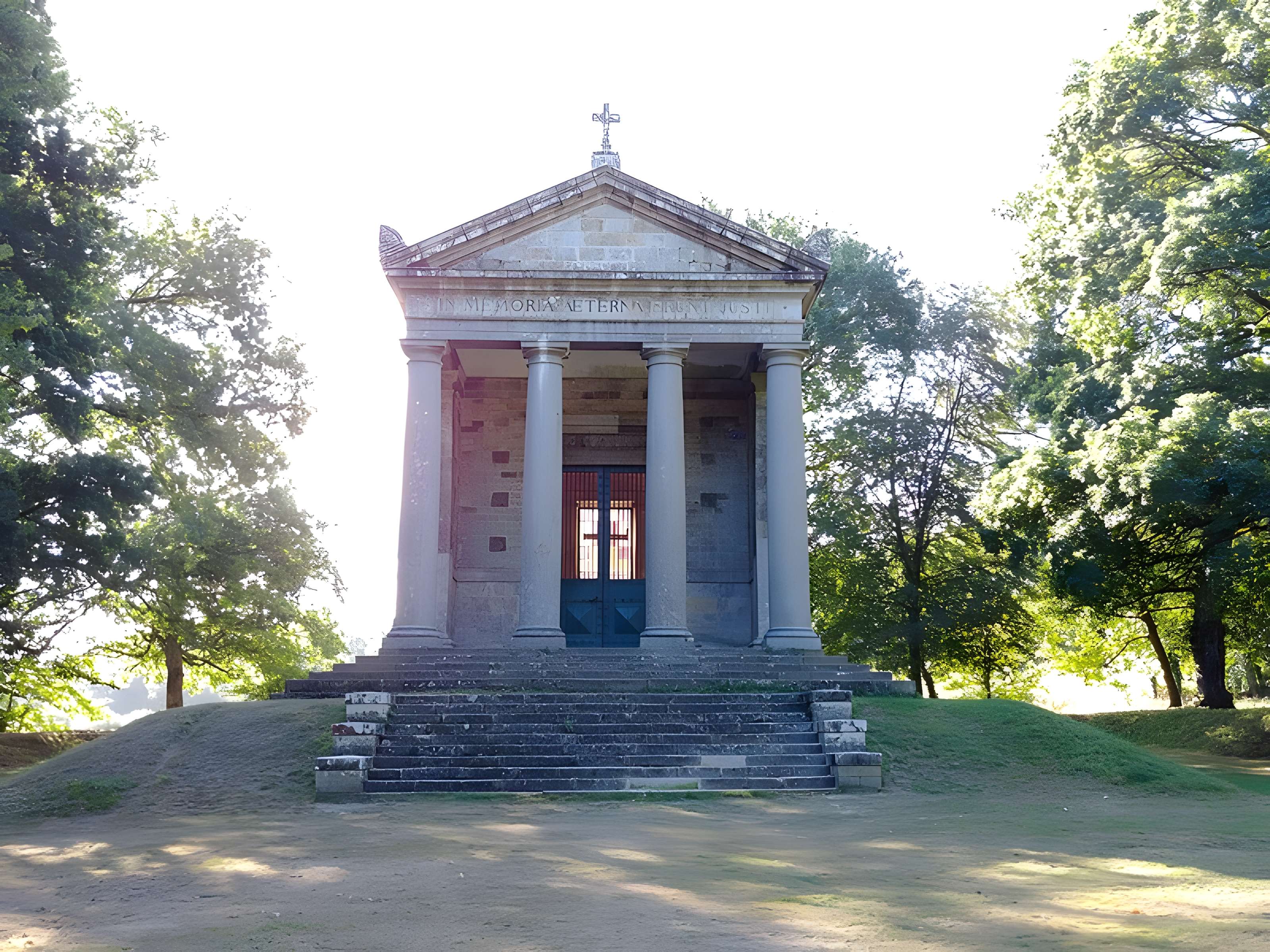 Chapelle expiatoire du Champ-des-Martyrs à Brech
