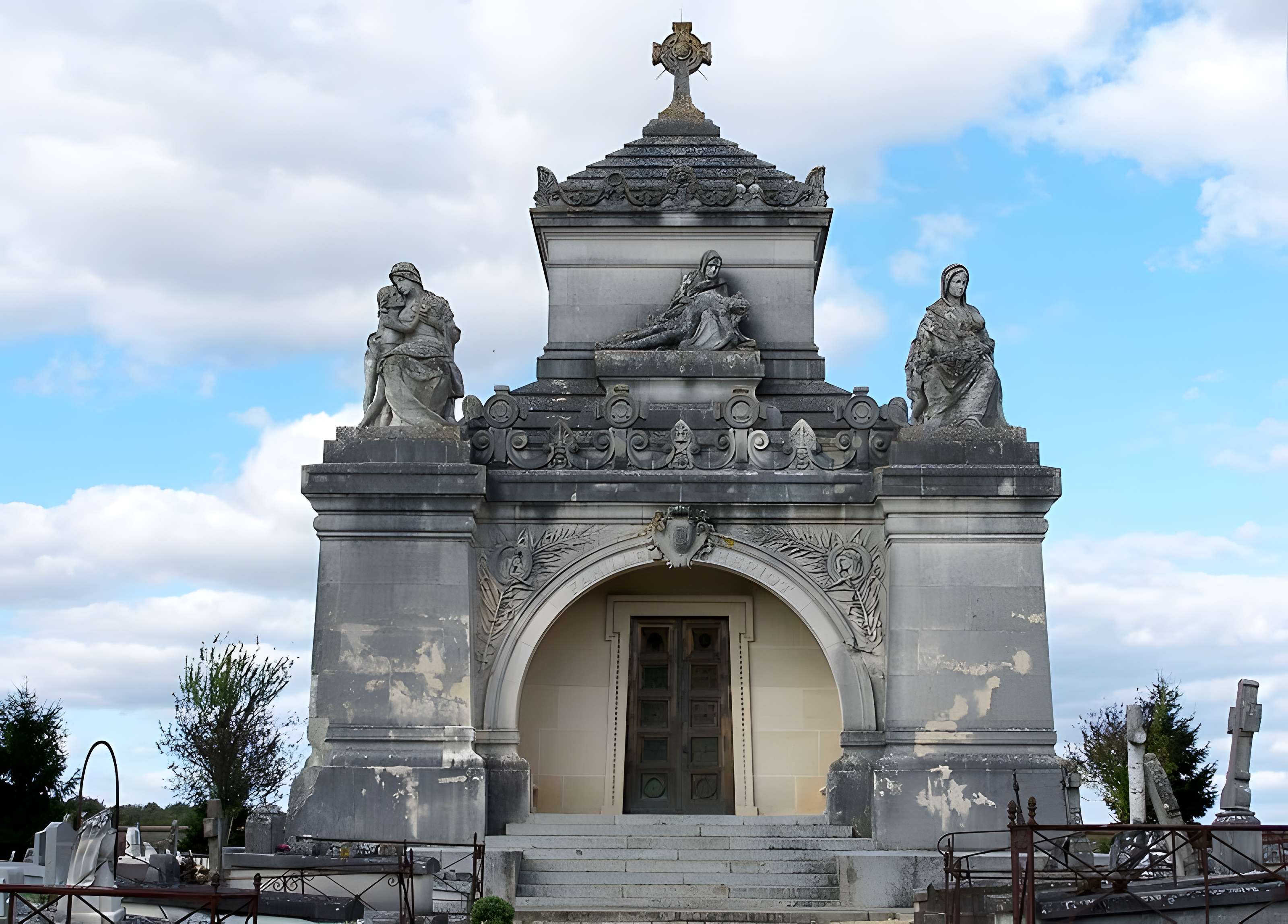 Chapelle funéraire de la famille Hériot à La Boissière-École 