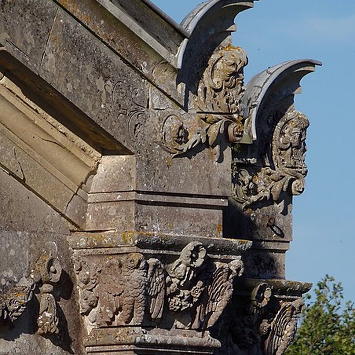 Photo de Chapelle funéraire des Longaunay à Dampierre