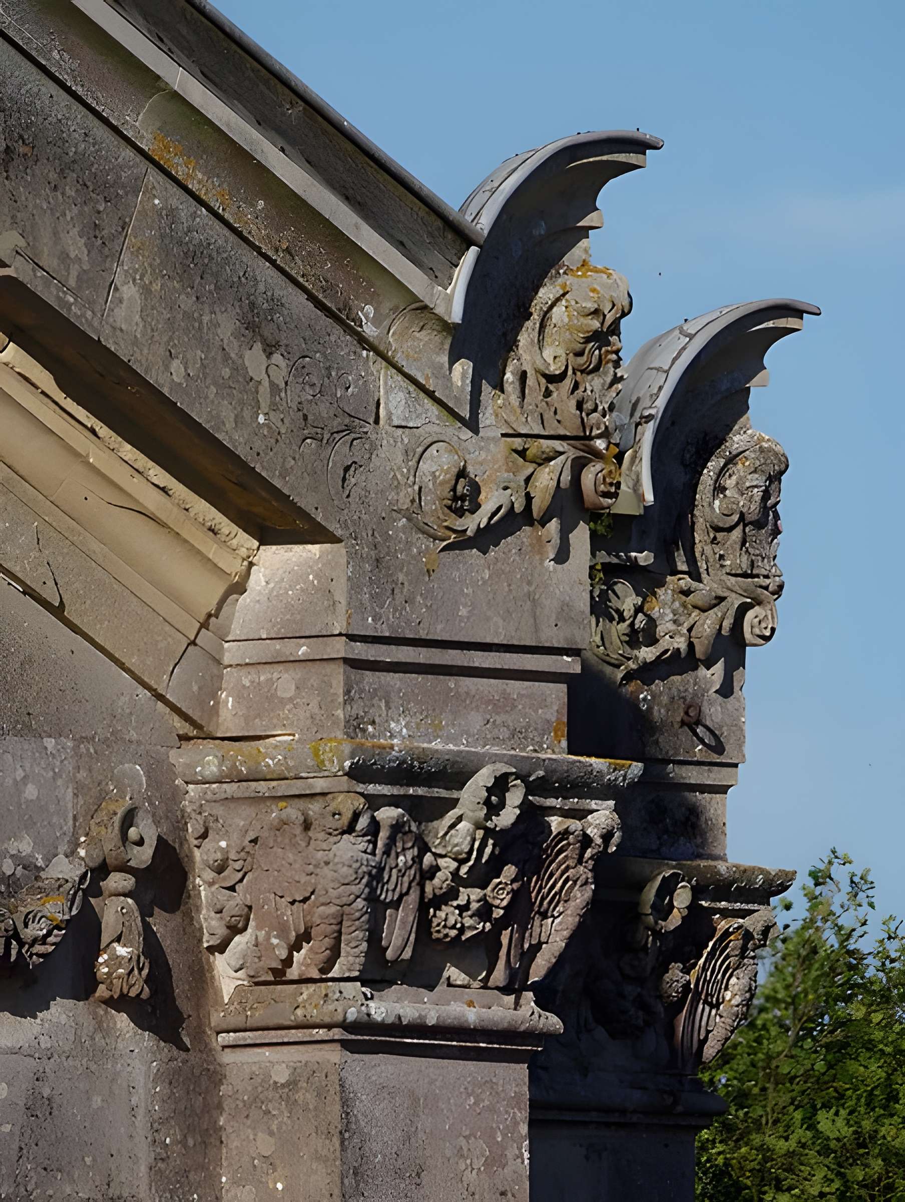 Chapelle funéraire des Longaunay à Dampierre