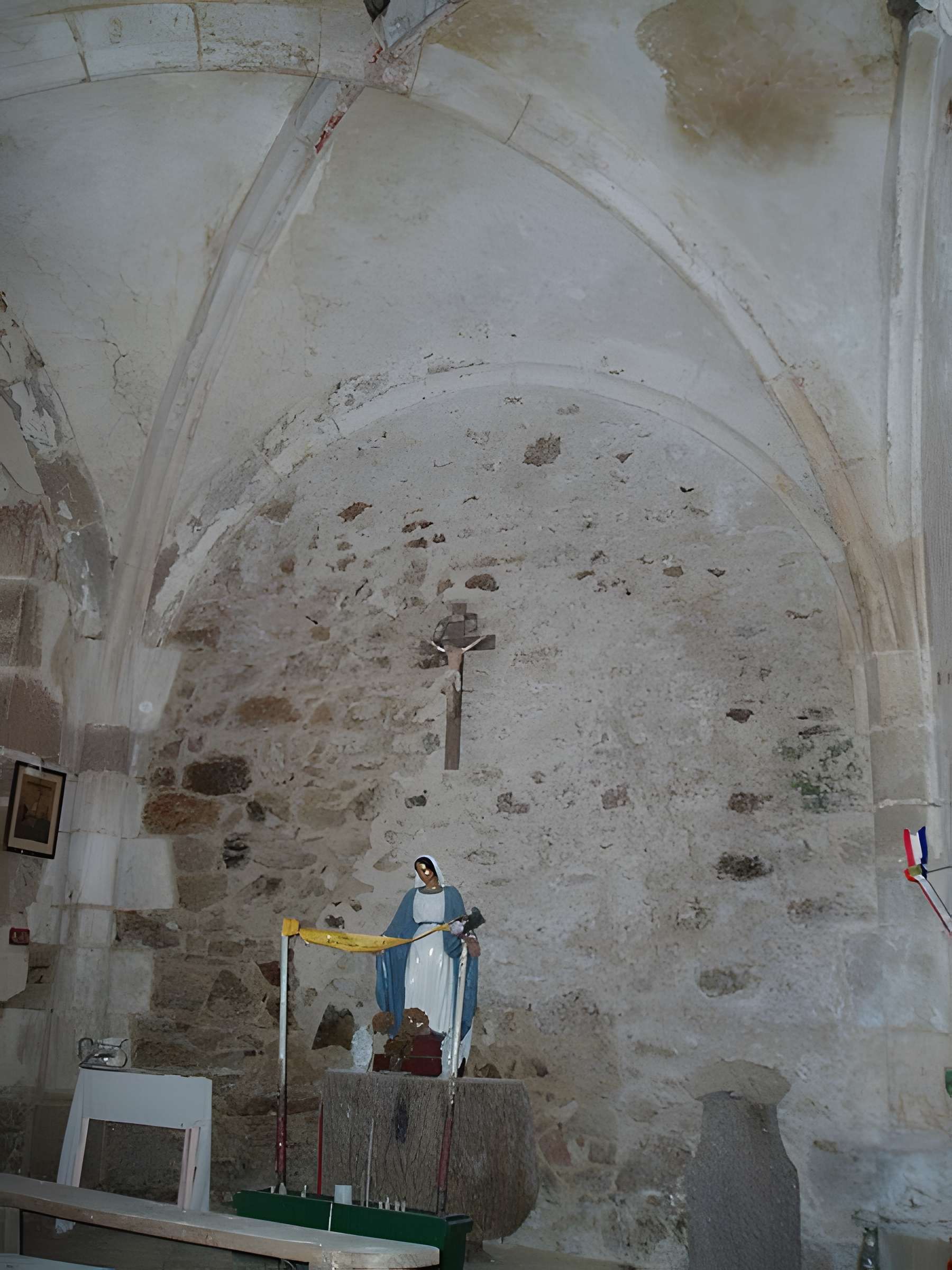 Chapelle gothique d'Azerables