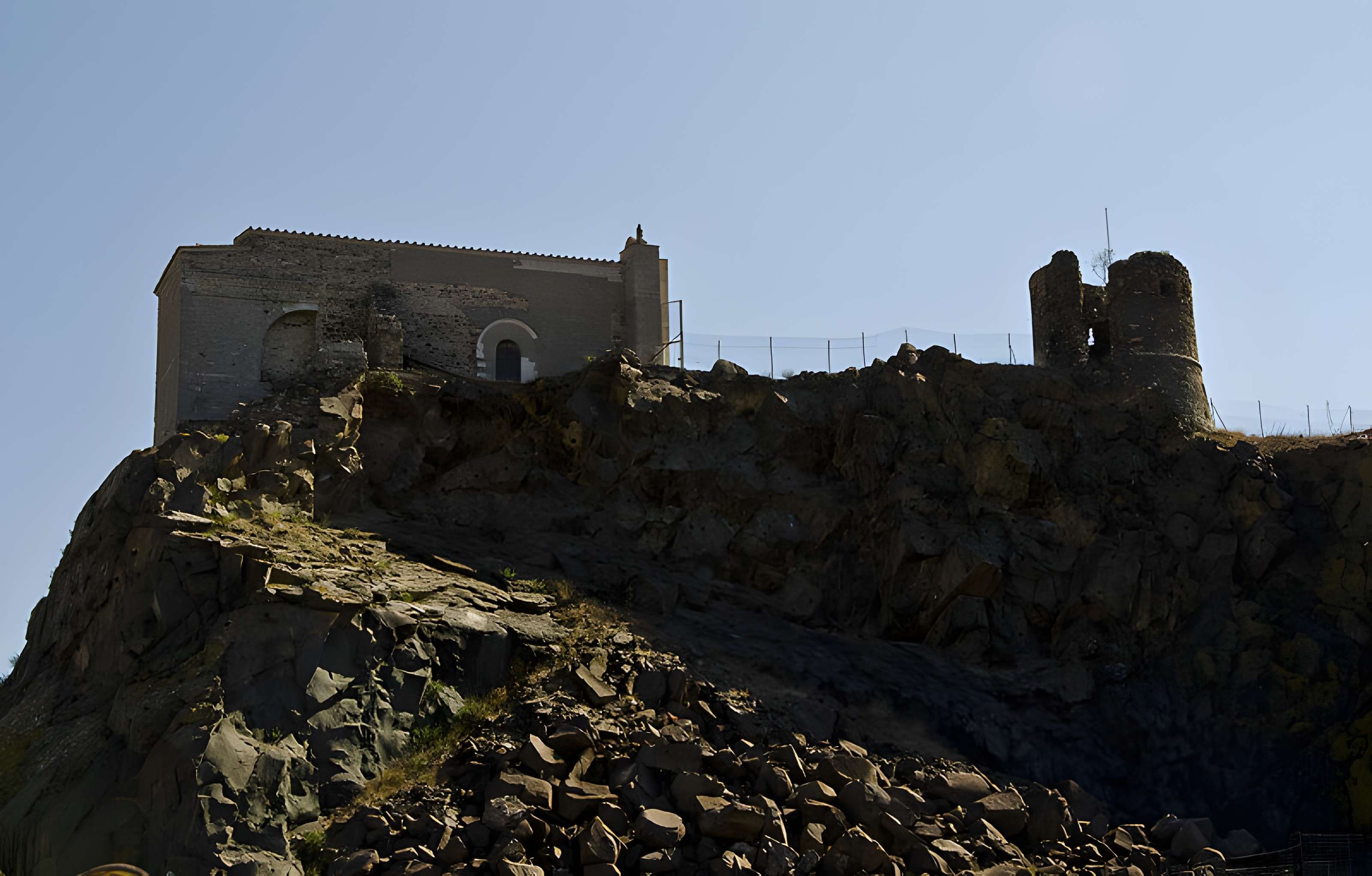 Chapelle de style roman (vieille)