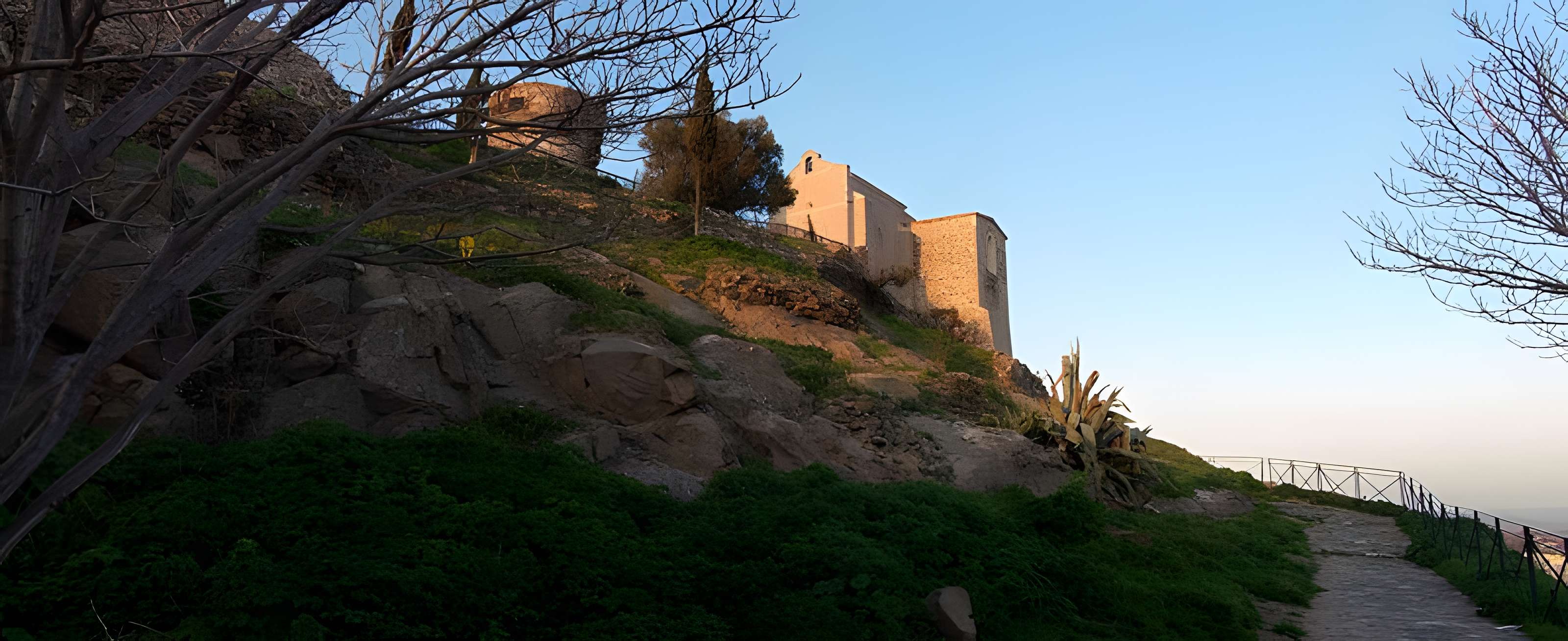 Chapelle de style roman (vieille)