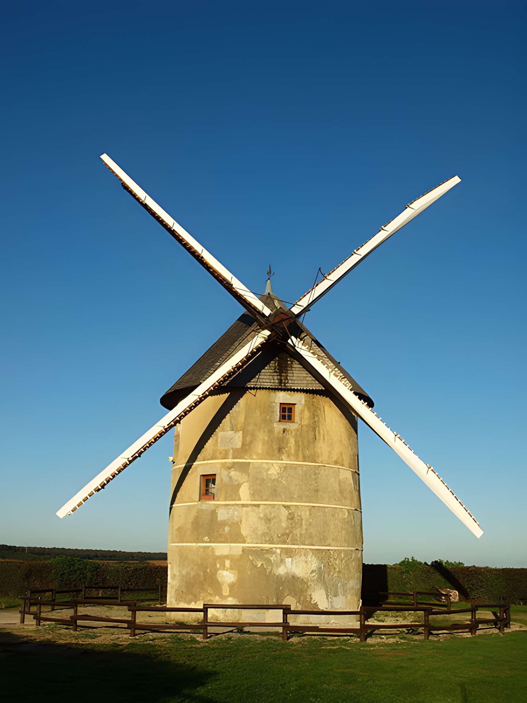 Moulin à vent Dautin à Migé