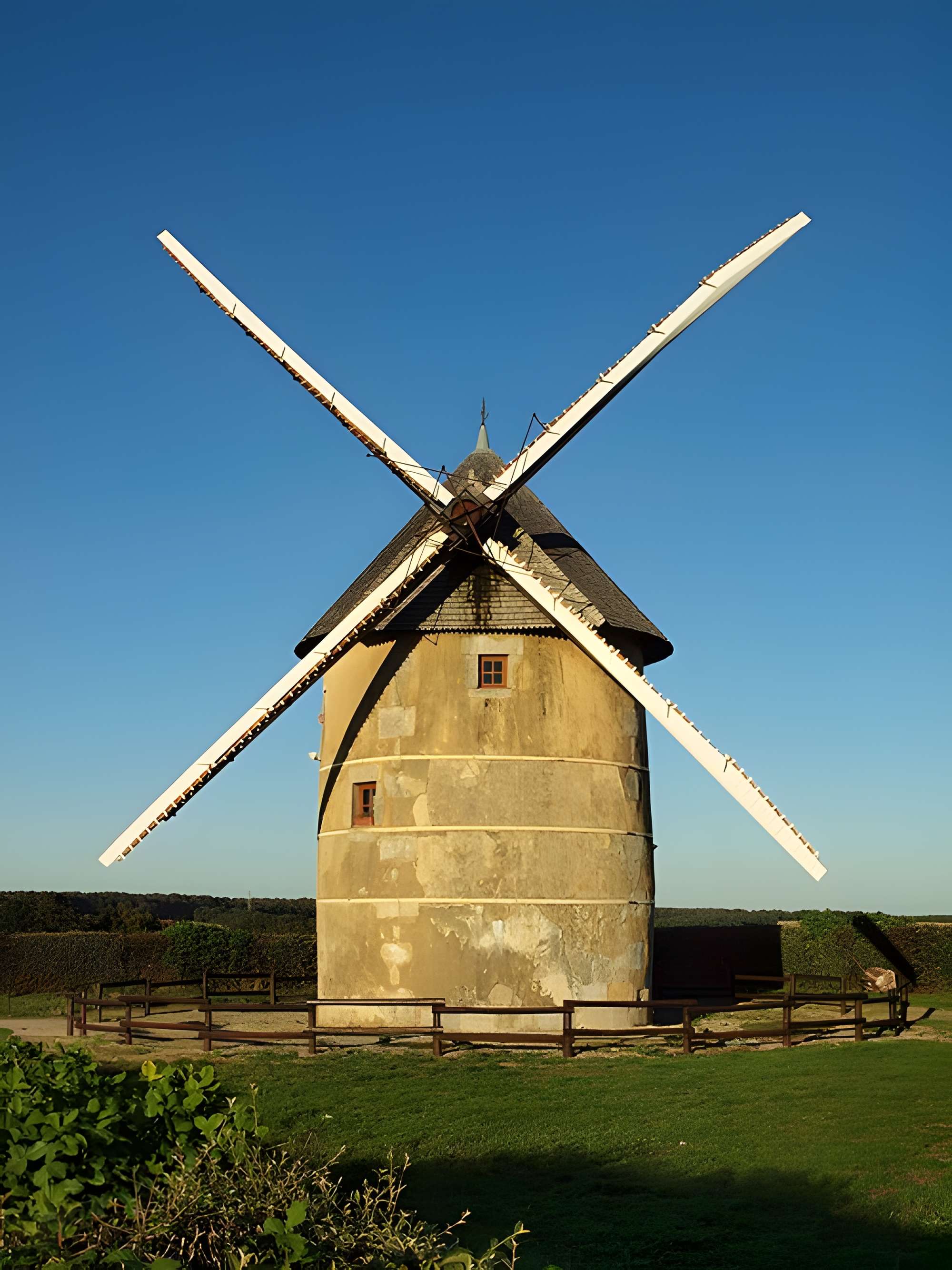 Moulin à vent Dautin à Migé