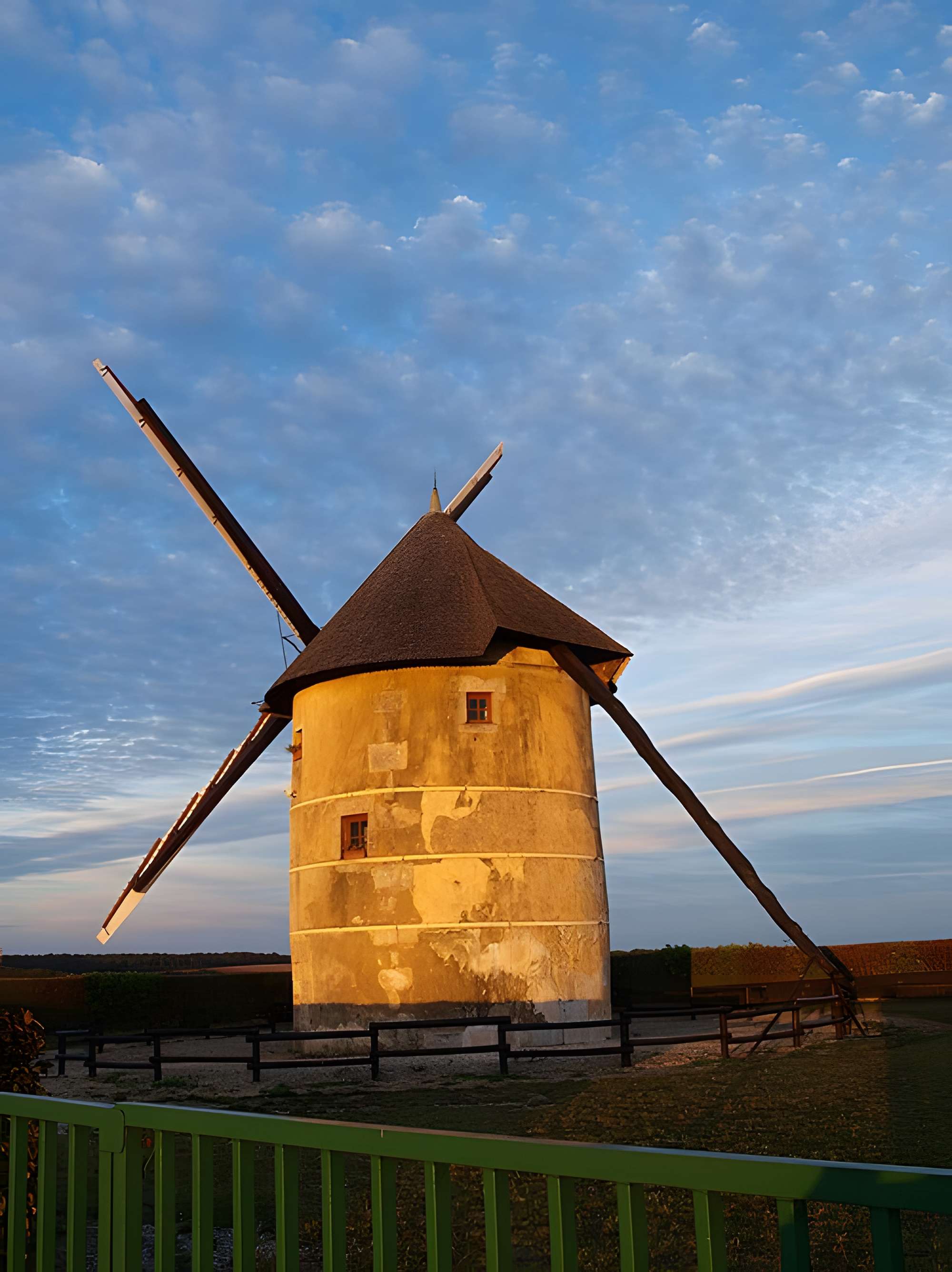 Moulin à vent Dautin à Migé
