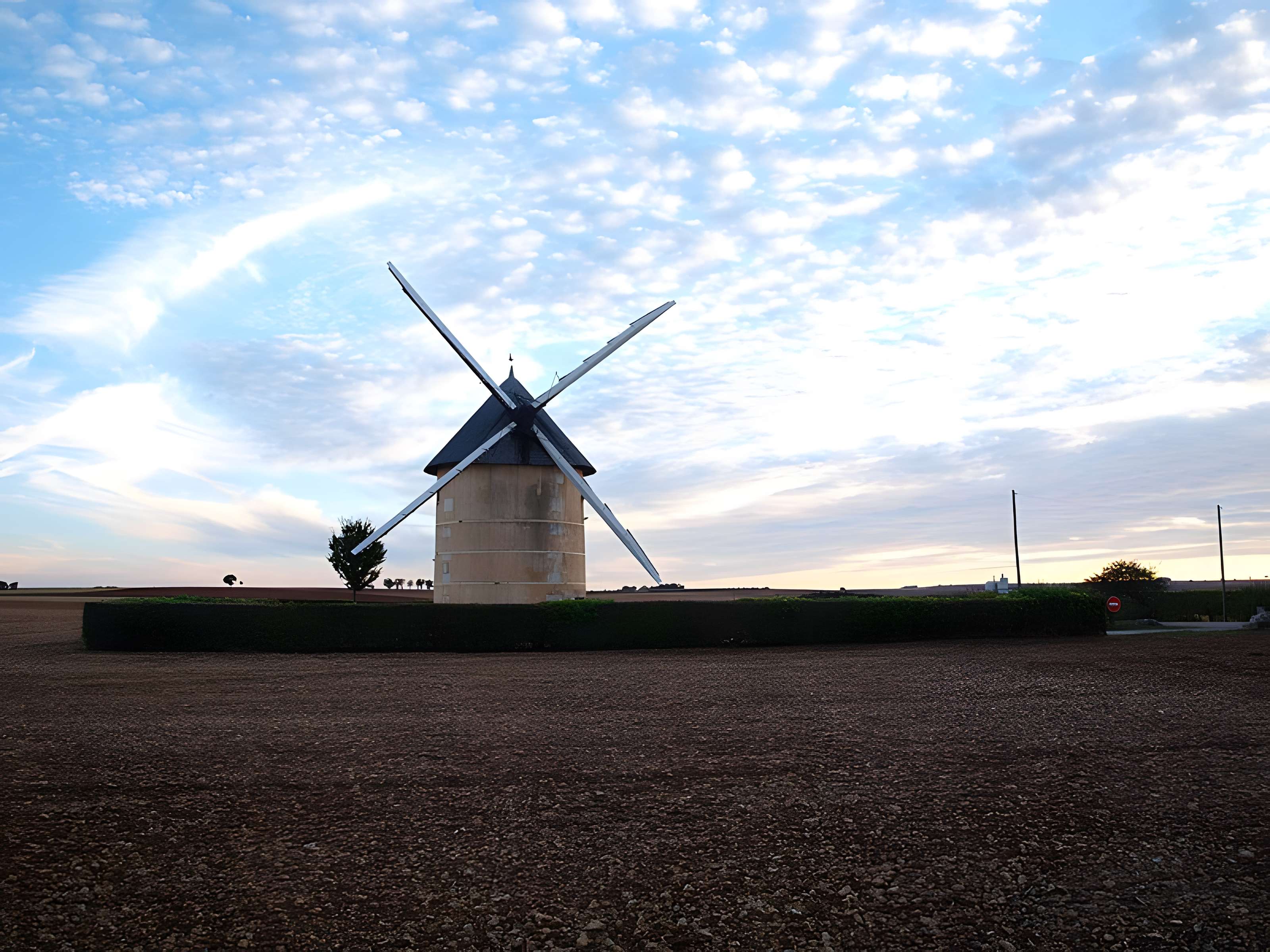 Moulin à vent Dautin à Migé
