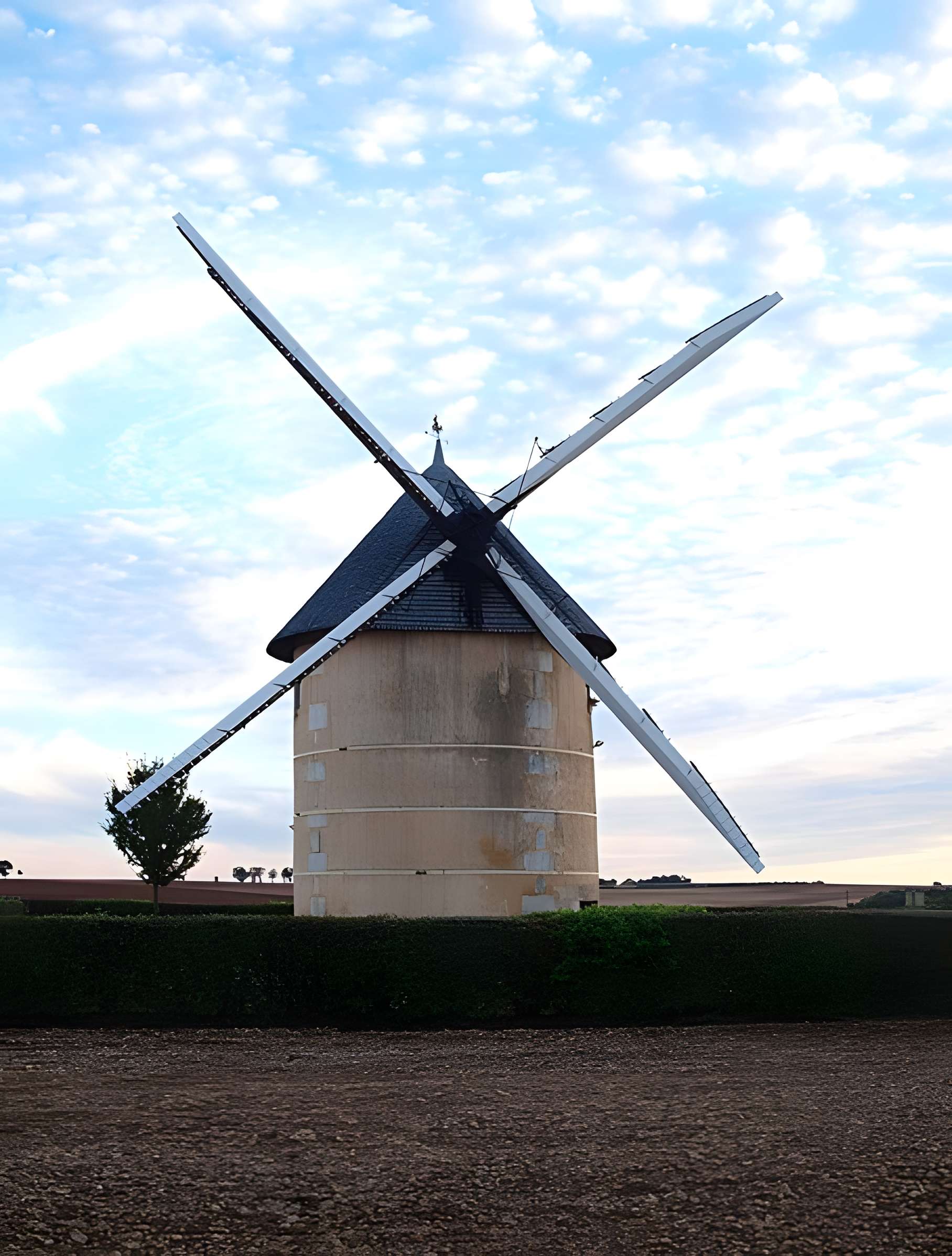 Moulin à vent Dautin à Migé