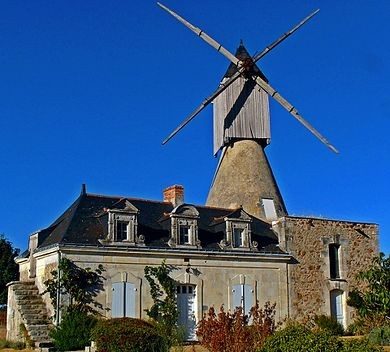 Photo de Moulin de Bourgdion à Saint-Rémy-la-Varenne