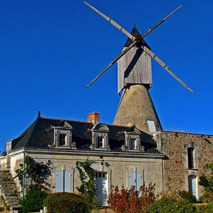 Photo de Moulin de Bourgdion à Saint-Rémy-la-Varenne