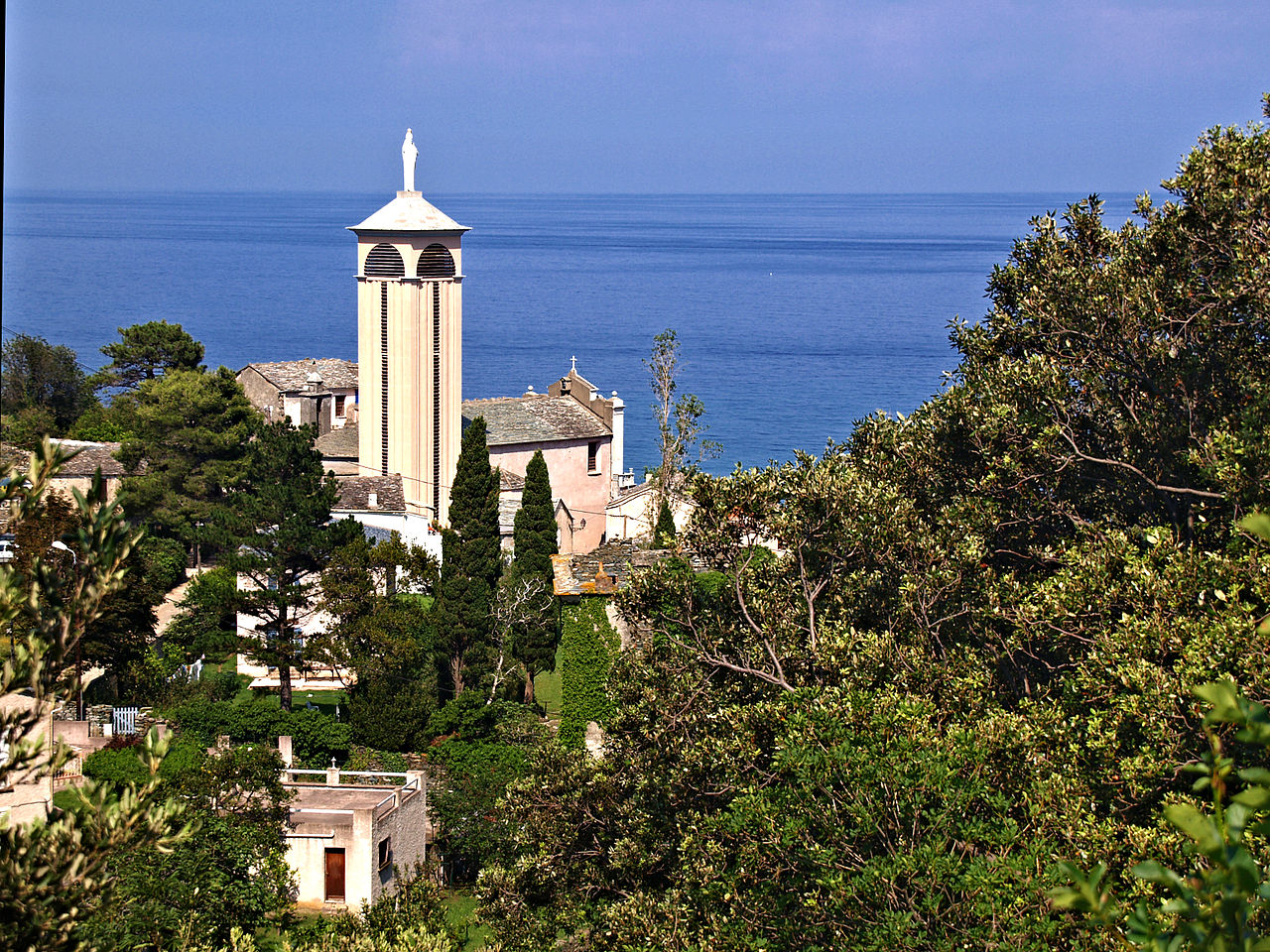 Chapelle Pisane attenant à l'église Santa Maria Assunta à Brando