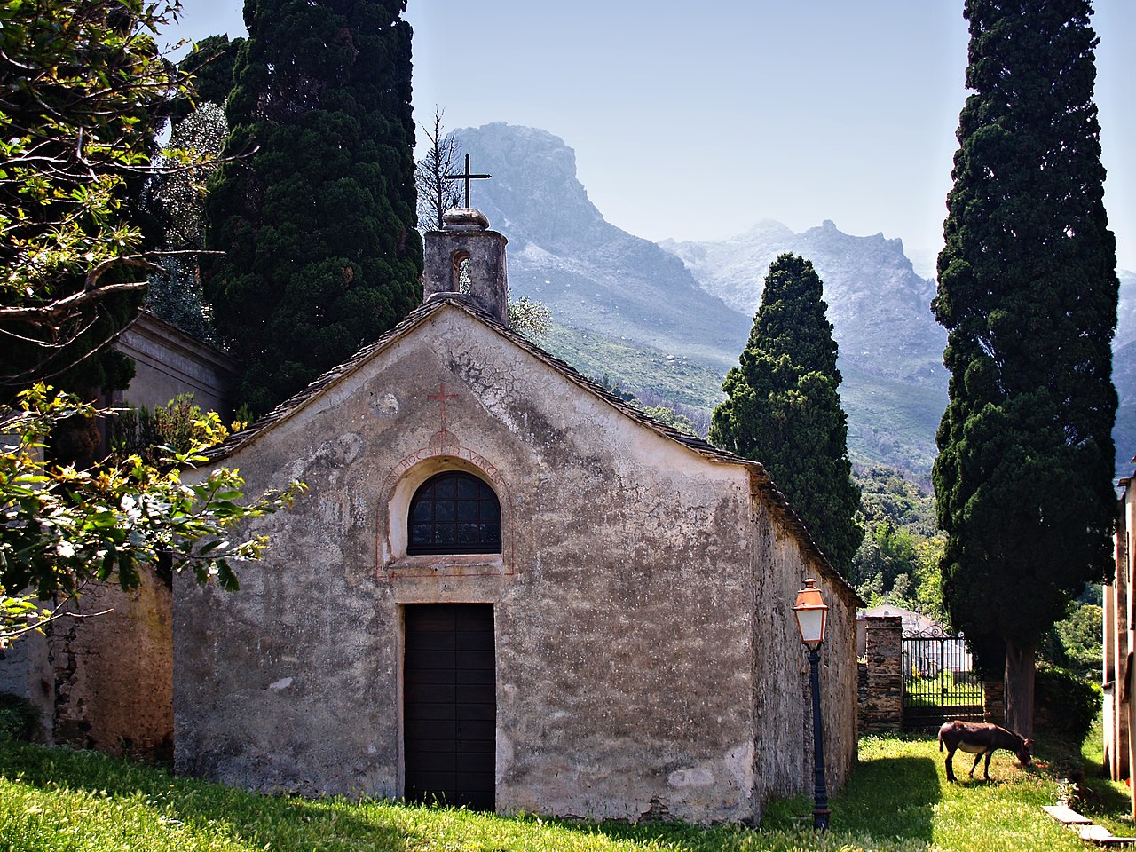 Chapelle Pisane attenant à l'église Santa Maria Assunta à Brando