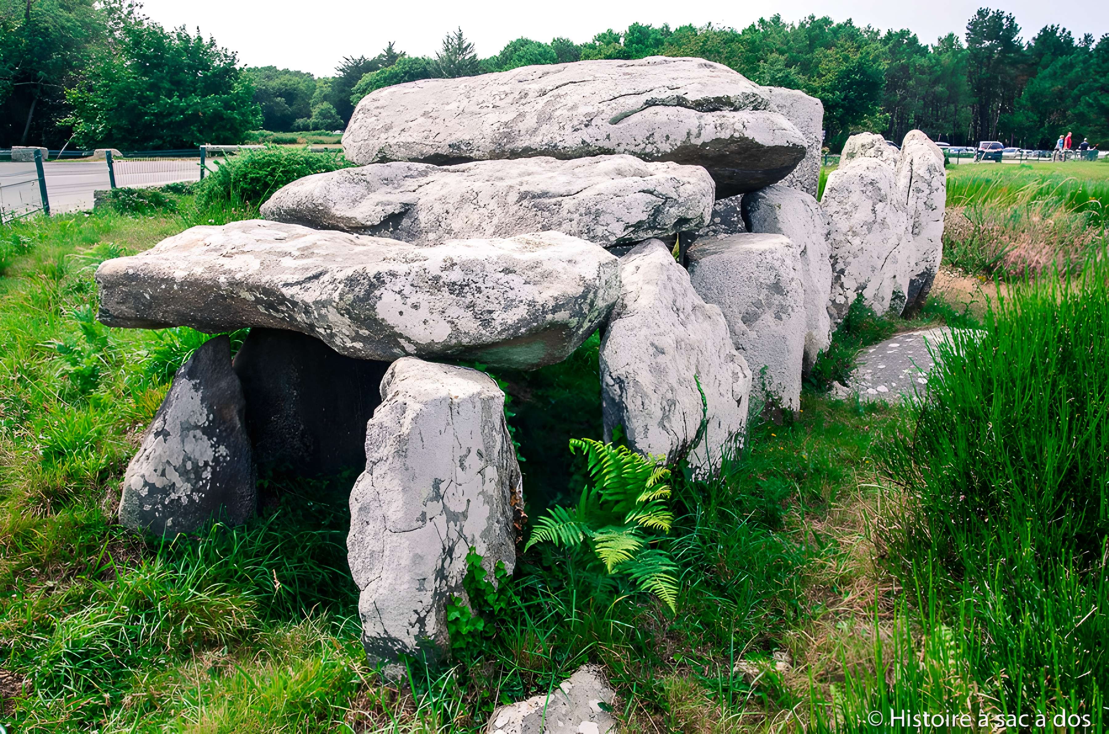 Dolmen de Kerlescan à Carnac 