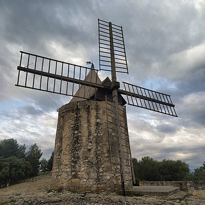 Photo de Moulin Saint-Pierre dit Le Moulin dAlphonse Daudet