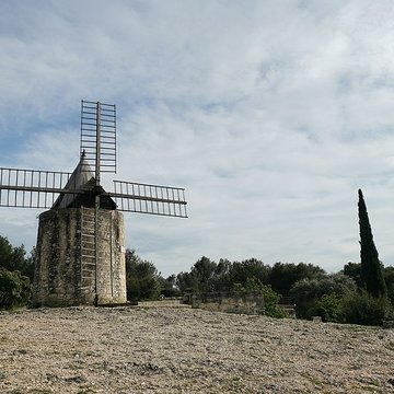 Moulin Saint-Pierre dit Le Moulin dAlphonse Daudet