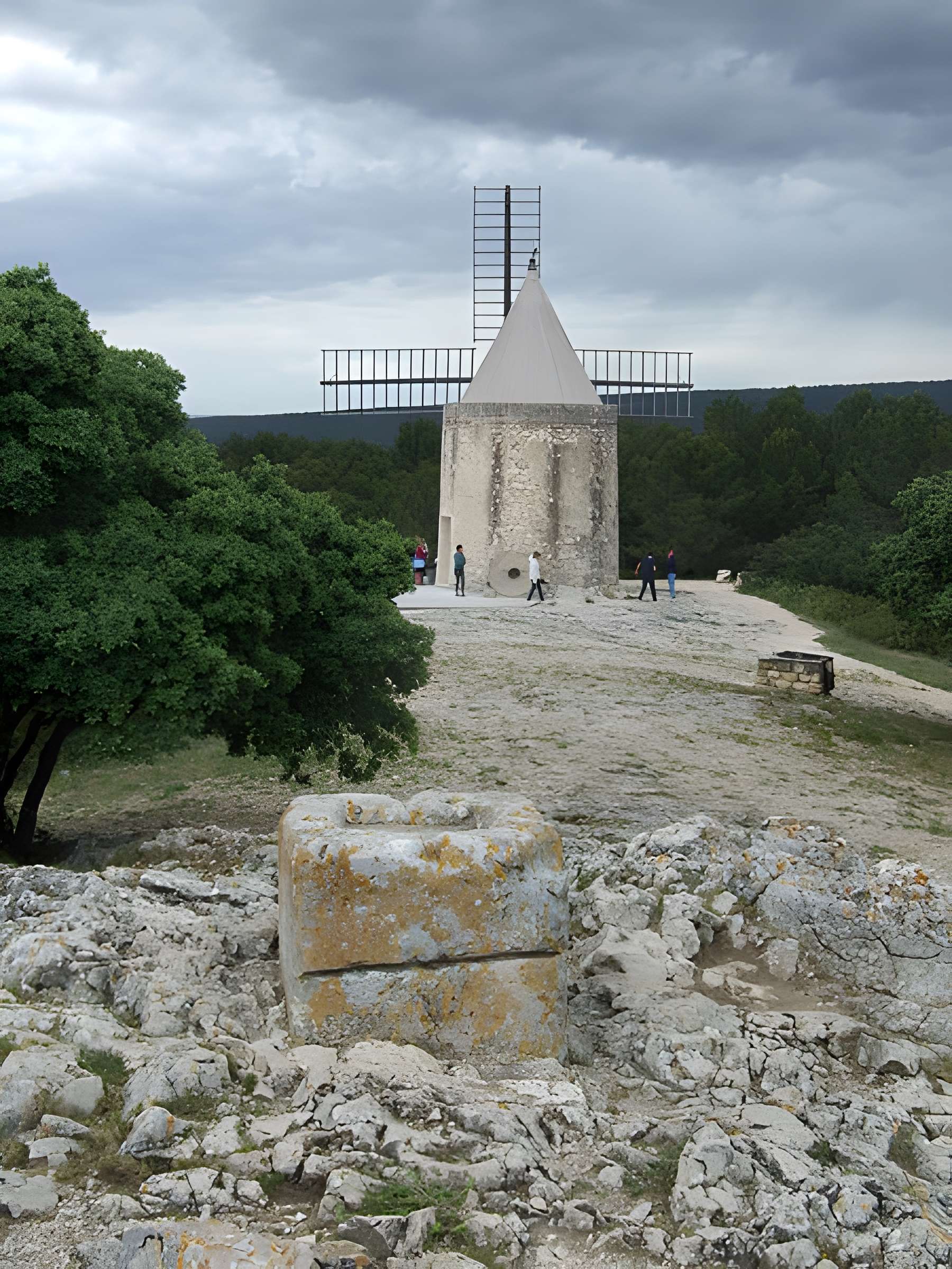 Moulin Saint-Pierre dit Le Moulin d'Alphonse Daudet