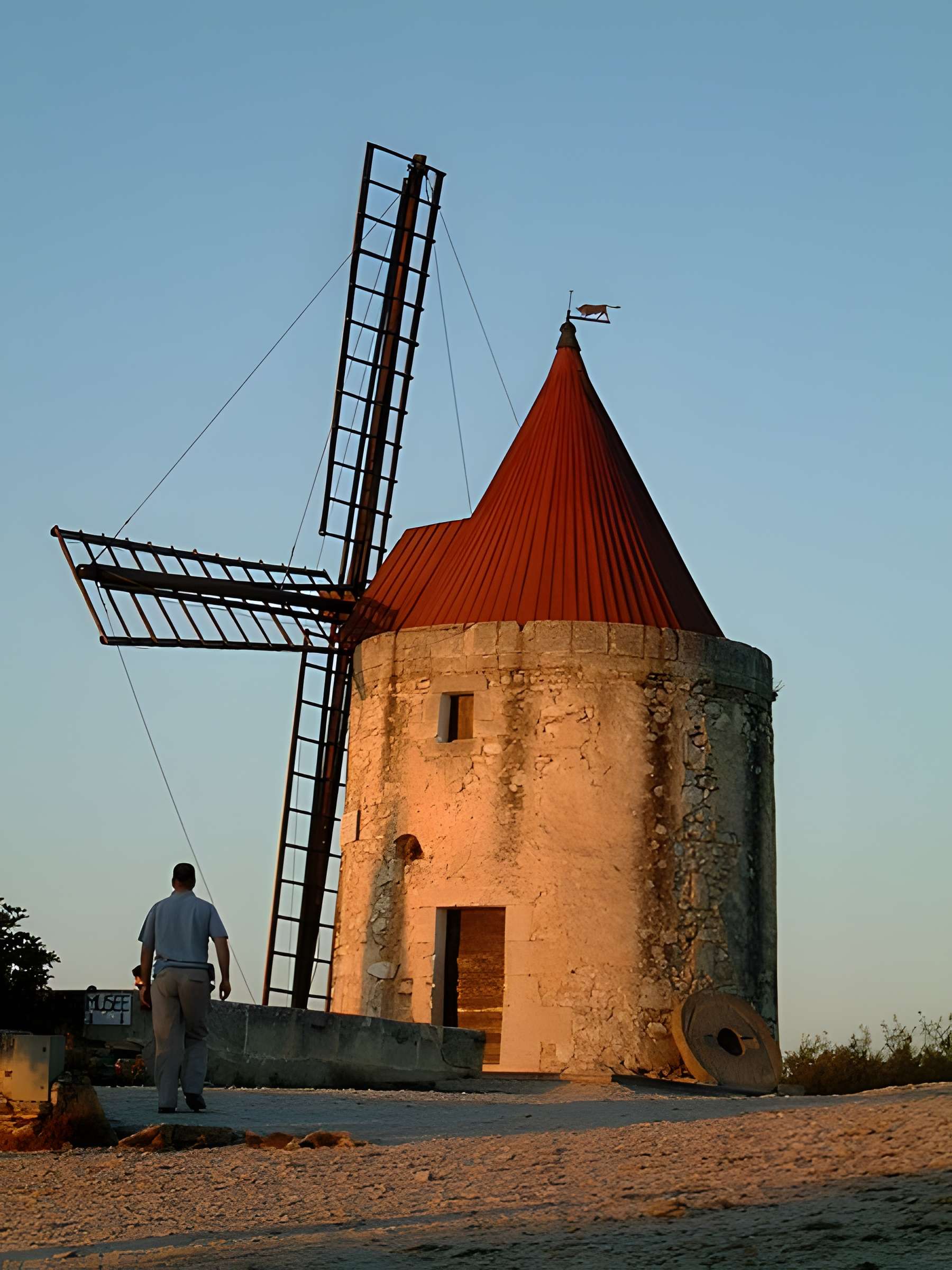 Moulin Saint-Pierre dit Le Moulin d'Alphonse Daudet