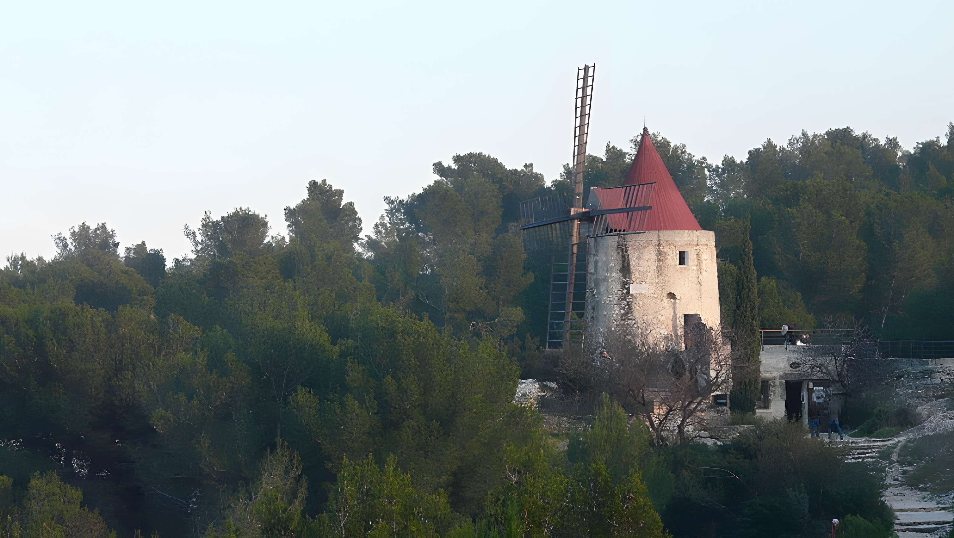 Moulin Saint-Pierre dit Le Moulin d'Alphonse Daudet