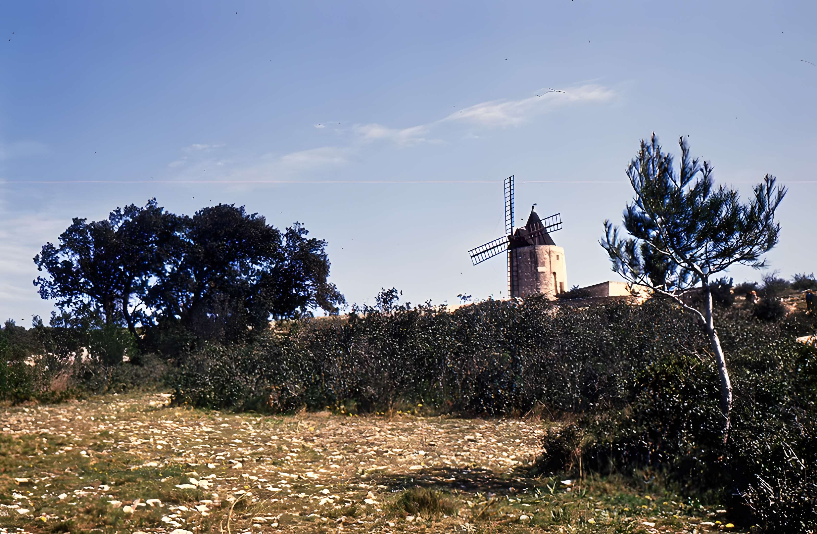 Moulin Saint-Pierre dit Le Moulin d'Alphonse Daudet