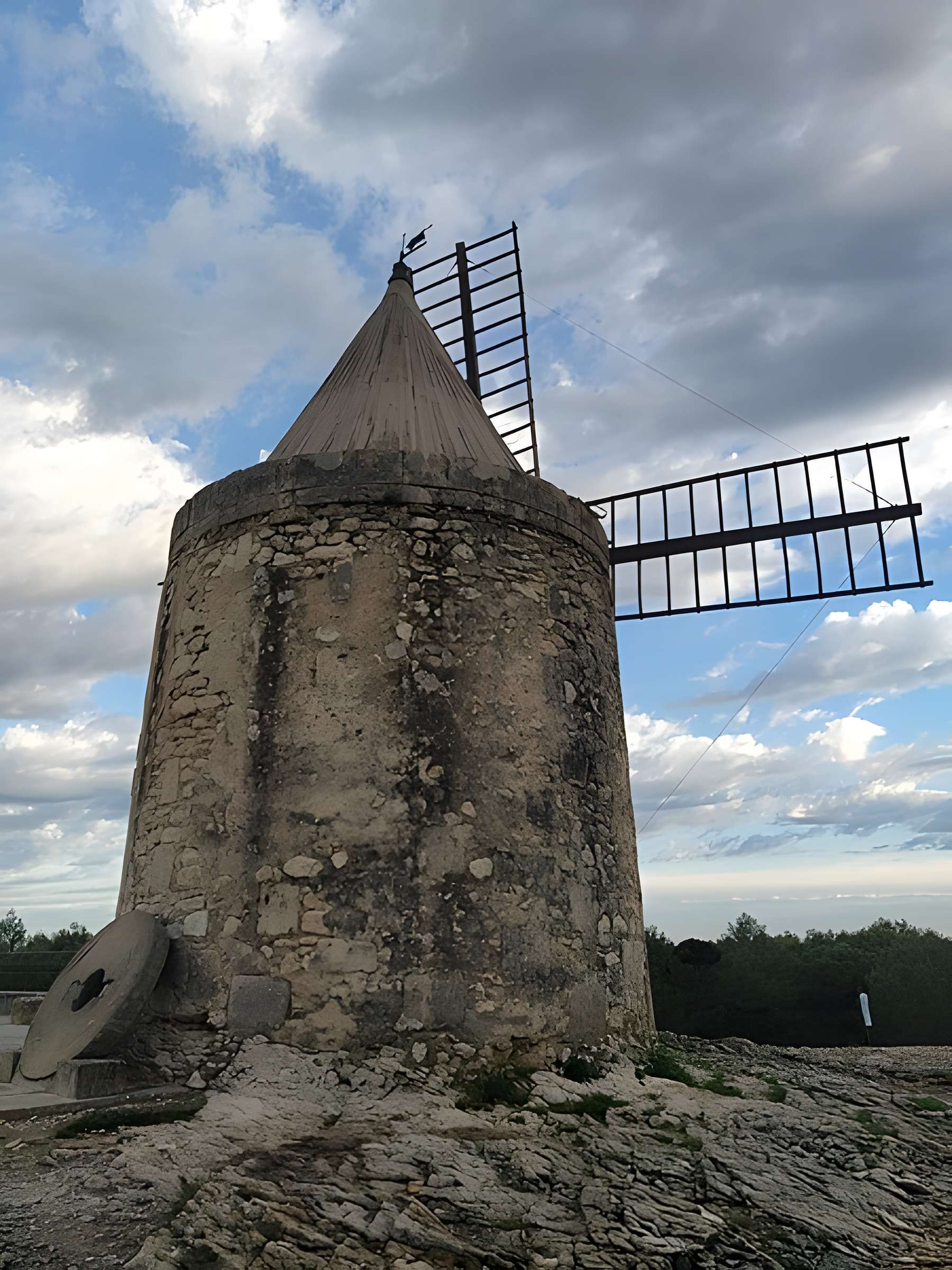 Moulin Saint-Pierre dit Le Moulin d'Alphonse Daudet