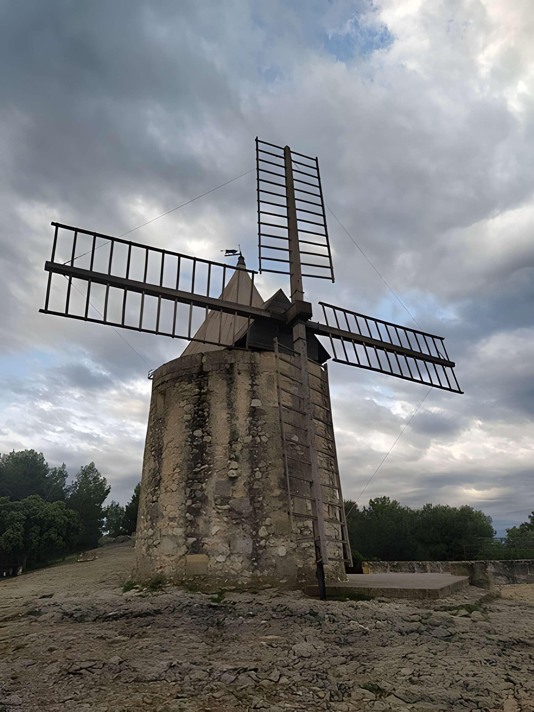 Moulin Saint-Pierre dit Le Moulin d'Alphonse Daudet