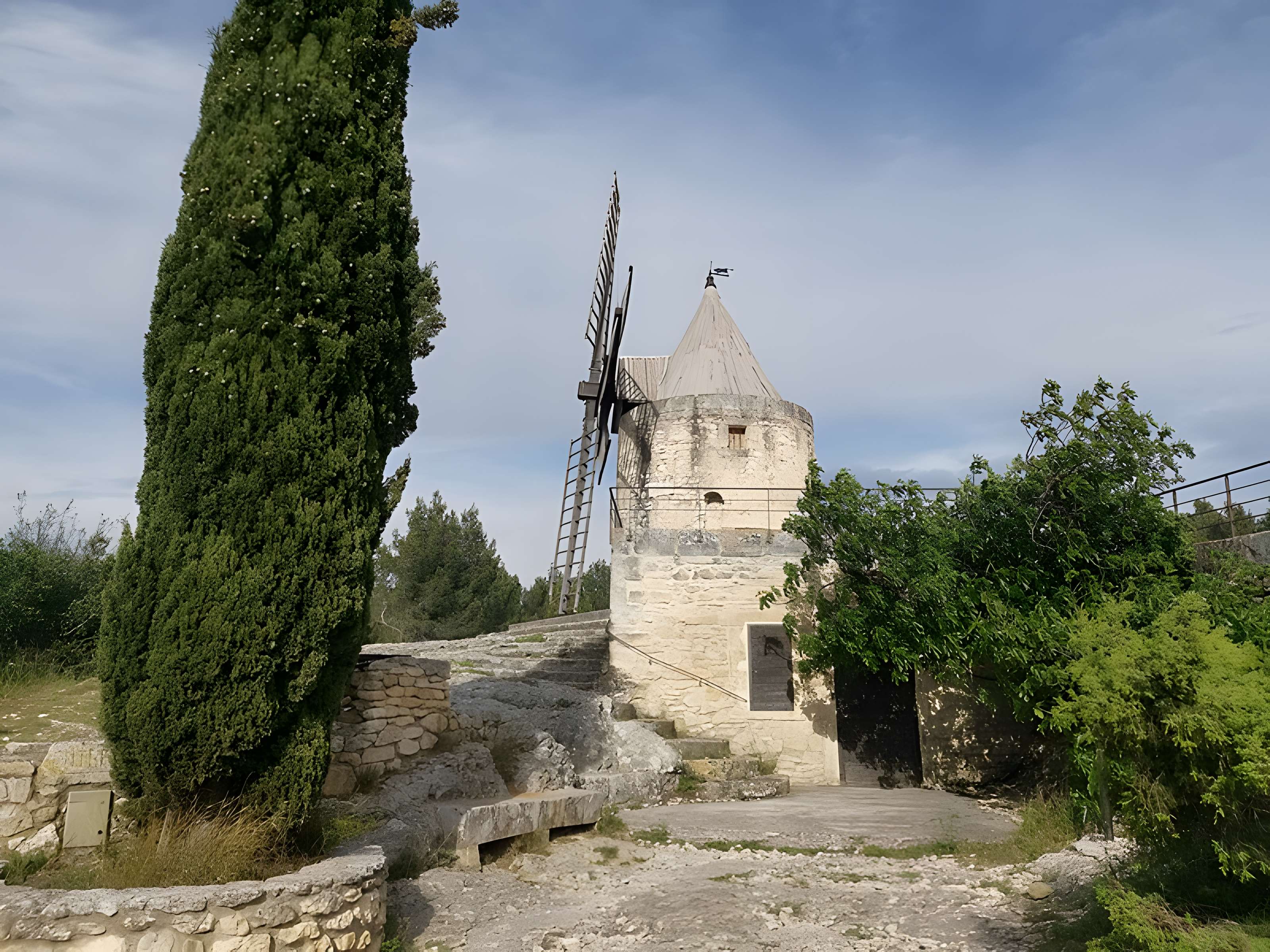 Moulin Saint-Pierre dit Le Moulin d'Alphonse Daudet