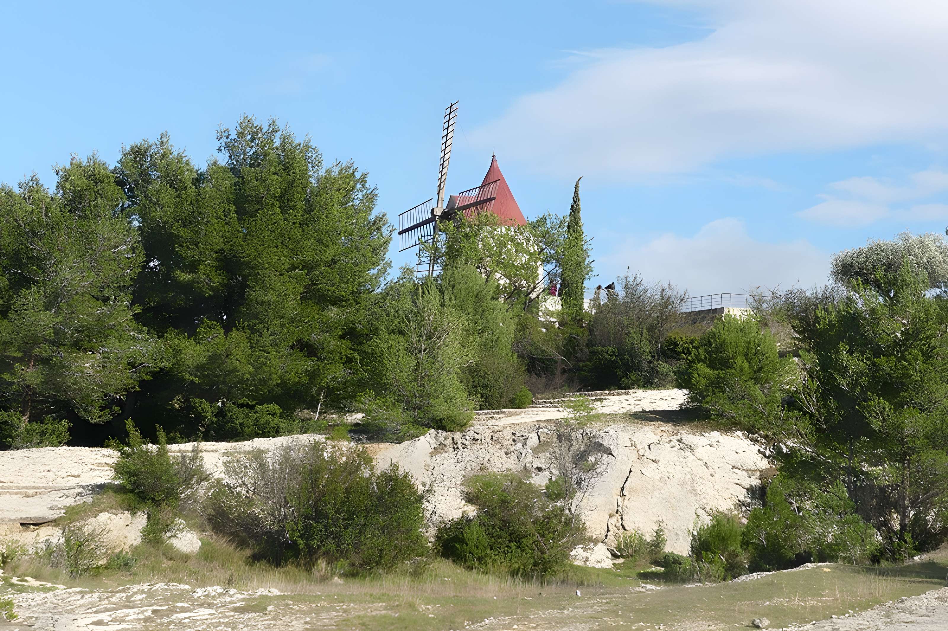 Moulin Saint-Pierre dit Le Moulin d'Alphonse Daudet