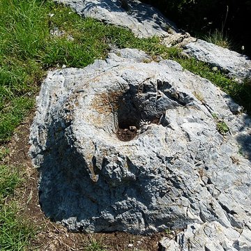 Chapelle Sainte-Marguerite et Hospice Sainte-Marie ou Notre-Dame du col dAres