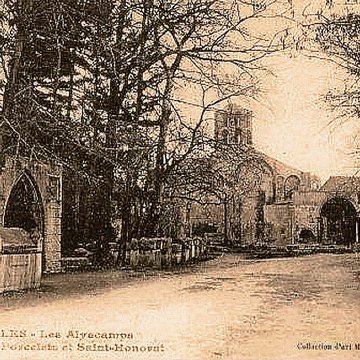Nécropole des Alyscamps et Église Saint-Honorat à Arles
