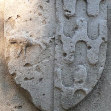 Nécropole des Alyscamps et Église Saint-Honorat à Arles