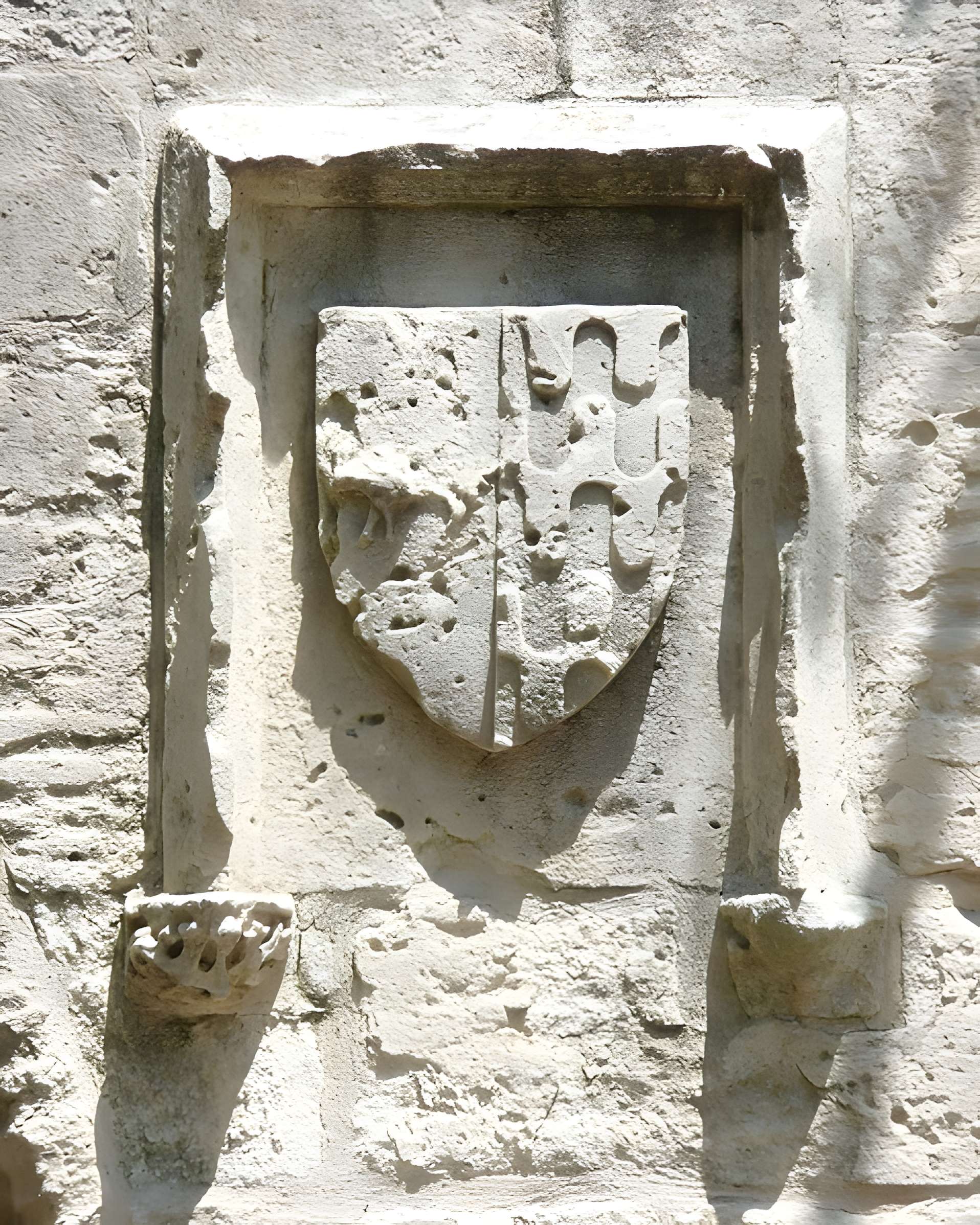 Nécropole des Alyscamps et Église Saint-Honorat à Arles