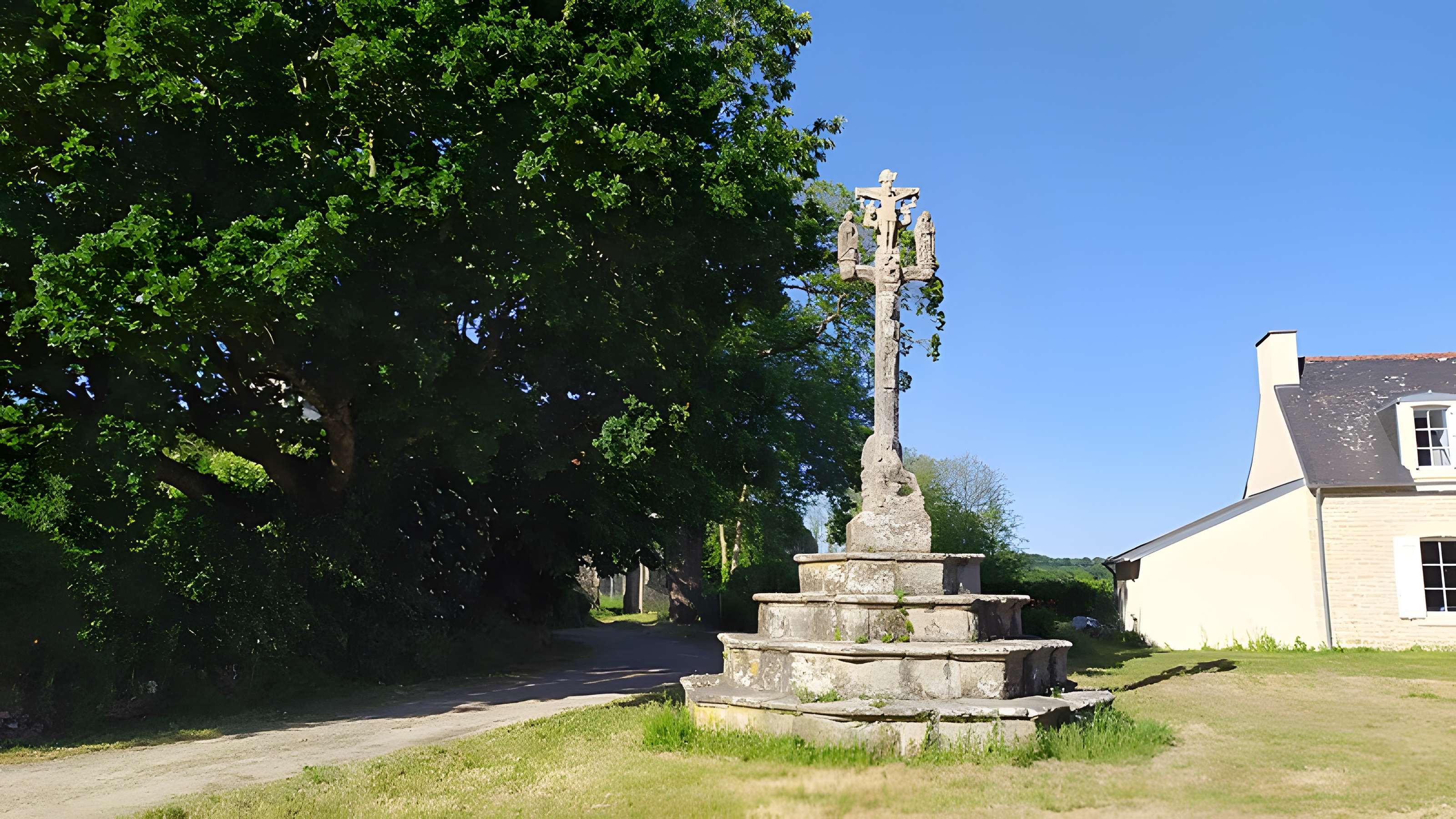 Chapelle Saint-Germain de Plogastel-Saint-Germain