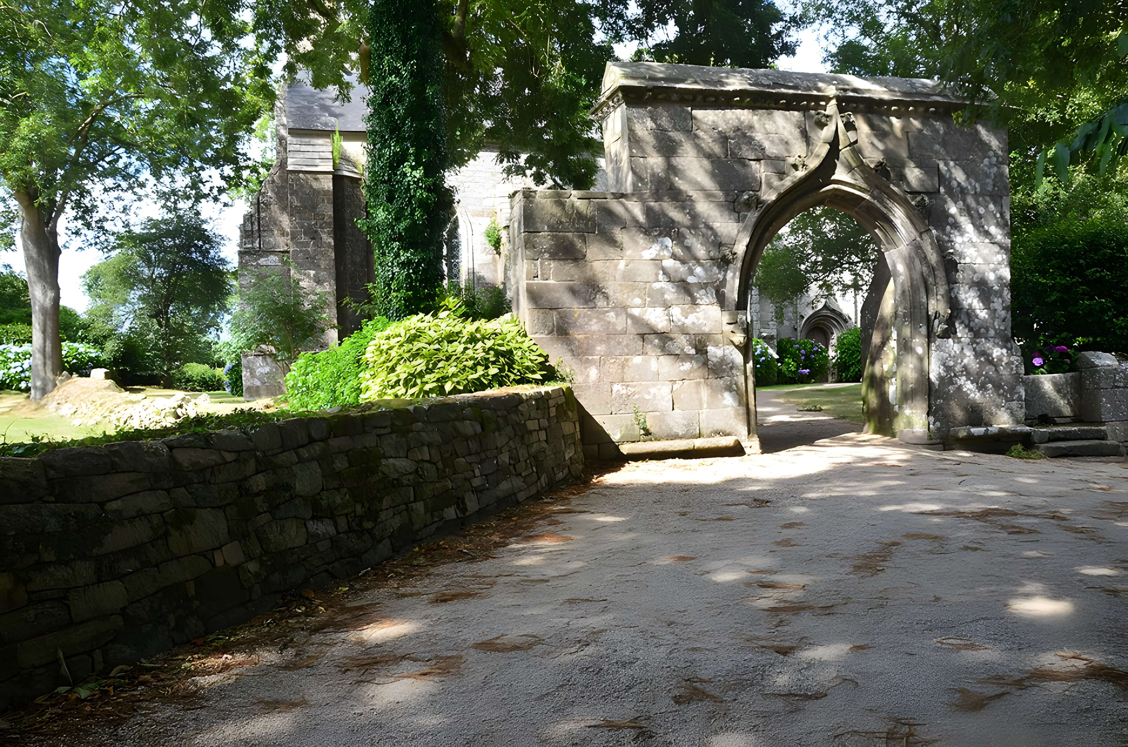 Chapelle Saint-Germain de Plogastel-Saint-Germain