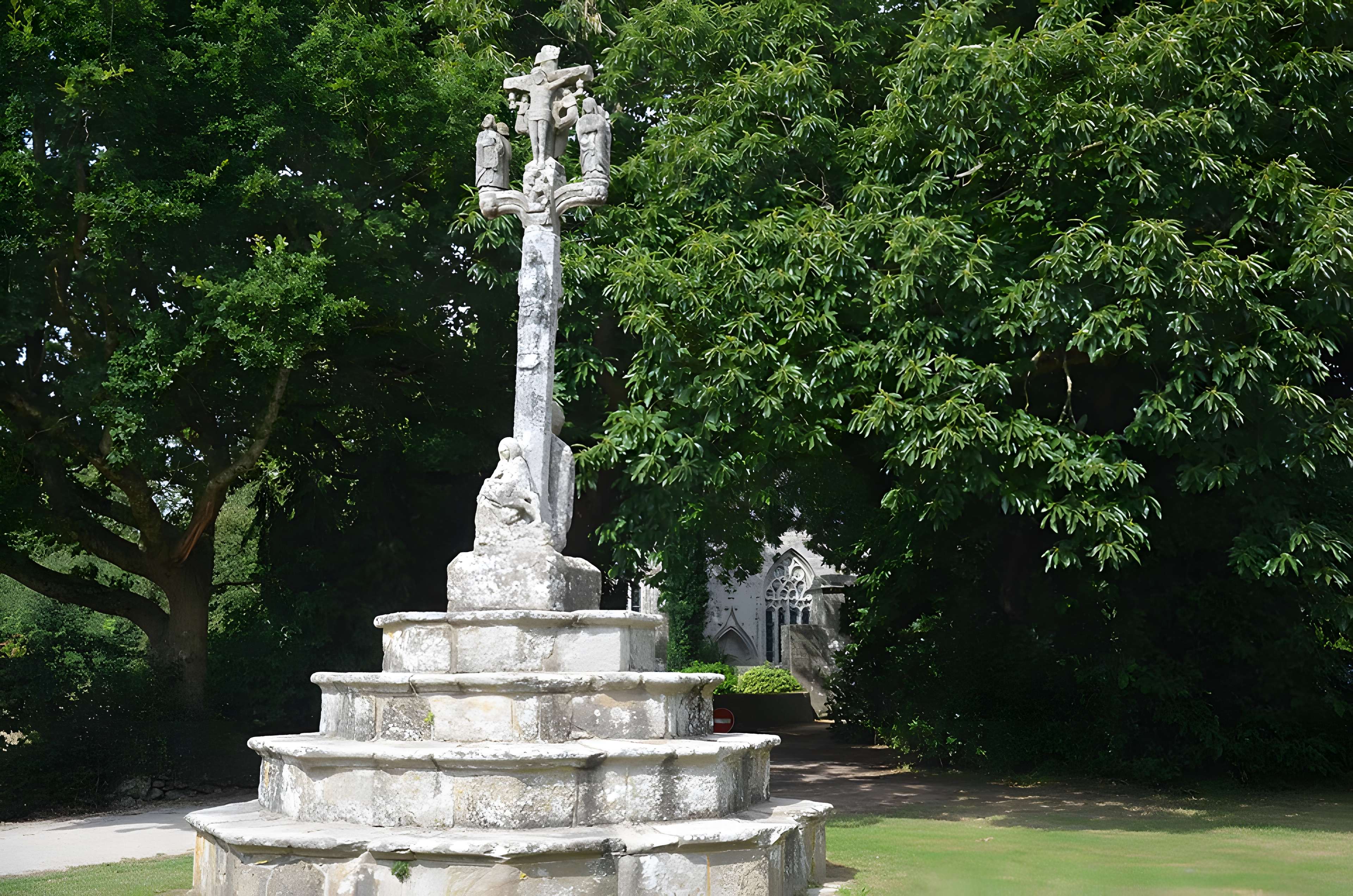 Chapelle Saint-Germain de Plogastel-Saint-Germain