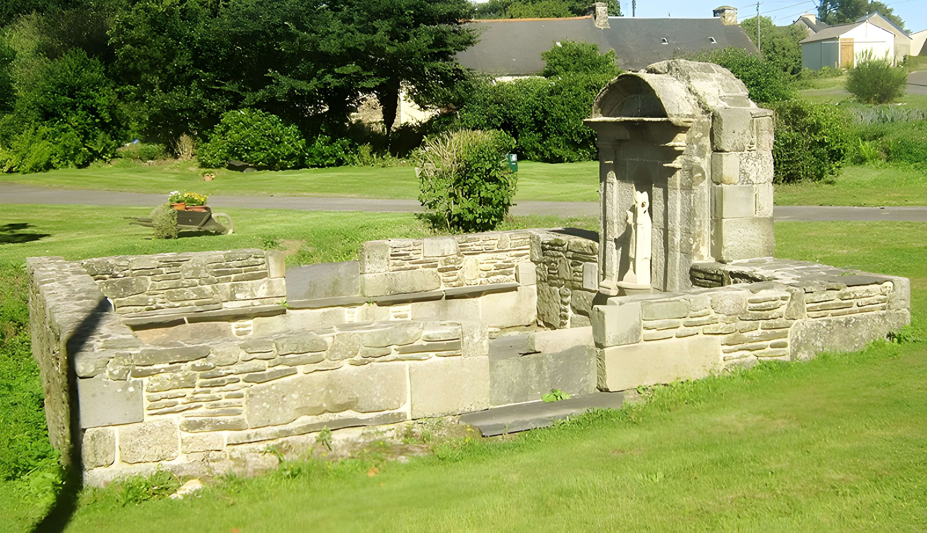 Chapelle Saint-Lubin de Kergrist-Moëlou