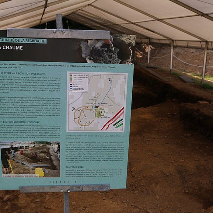 Photo de Oppidum du Mont-Beuvray, également dénommé oppidum de Bibracte également sur commune de Saint-Léger-sous-Beuvray, dans la Saône-et-Loire