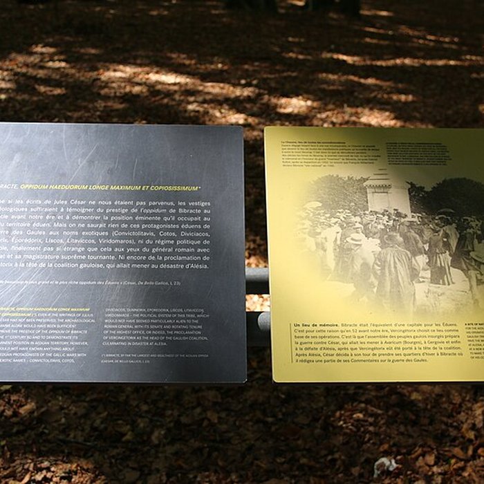 Photo de Oppidum du Mont-Beuvray, également dénommé oppidum de Bibracte également sur commune de Saint-Léger-sous-Beuvray, dans la Saône-et-Loire