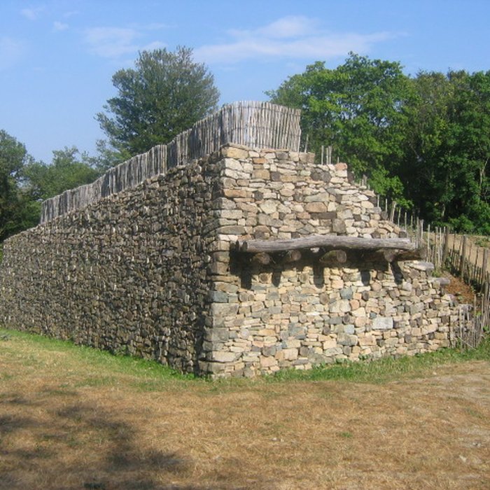 Photo de Oppidum du Mont-Beuvray, également dénommé oppidum de Bibracte également sur commune de Saint-Léger-sous-Beuvray, dans la Saône-et-Loire