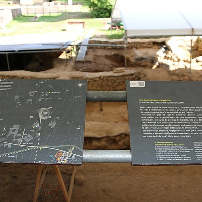 Photo de Oppidum du Mont-Beuvray, également dénommé oppidum de Bibracte également sur commune de Saint-Léger-sous-Beuvray, dans la Saône-et-Loire