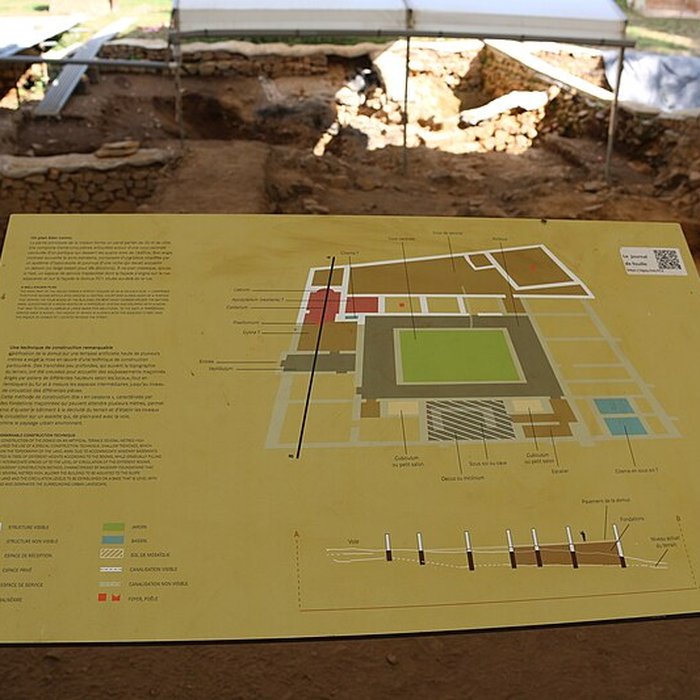 Photo de Oppidum du Mont-Beuvray, également dénommé oppidum de Bibracte également sur commune de Saint-Léger-sous-Beuvray, dans la Saône-et-Loire