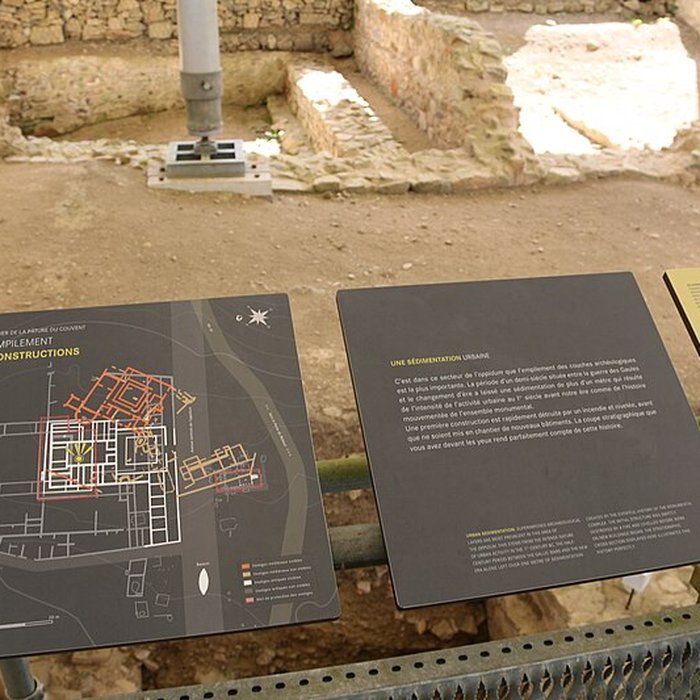 Photo de Oppidum du Mont-Beuvray, également dénommé oppidum de Bibracte également sur commune de Saint-Léger-sous-Beuvray, dans la Saône-et-Loire