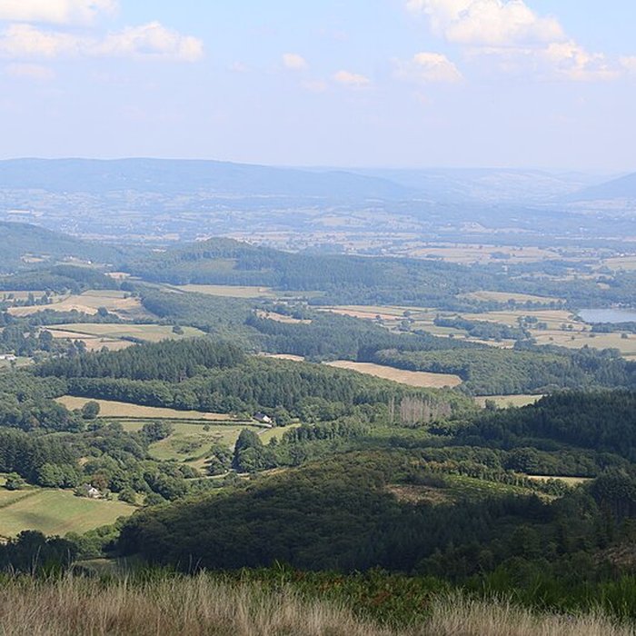 Photo de Oppidum du Mont-Beuvray, également dénommé oppidum de Bibracte également sur commune de Saint-Léger-sous-Beuvray, dans la Saône-et-Loire