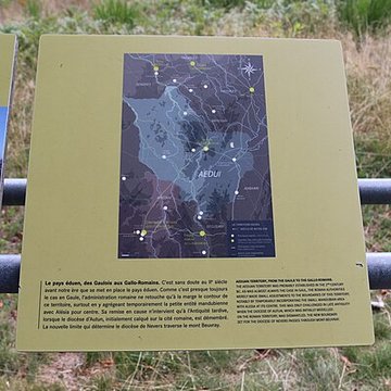 Oppidum du Mont-Beuvray, dit aussi oppidum de Bibracte également sur commune de Glux-en-Glenne, dans la Nièvre