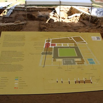 Oppidum du Mont-Beuvray, dit aussi oppidum de Bibracte également sur commune de Glux-en-Glenne, dans la Nièvre
