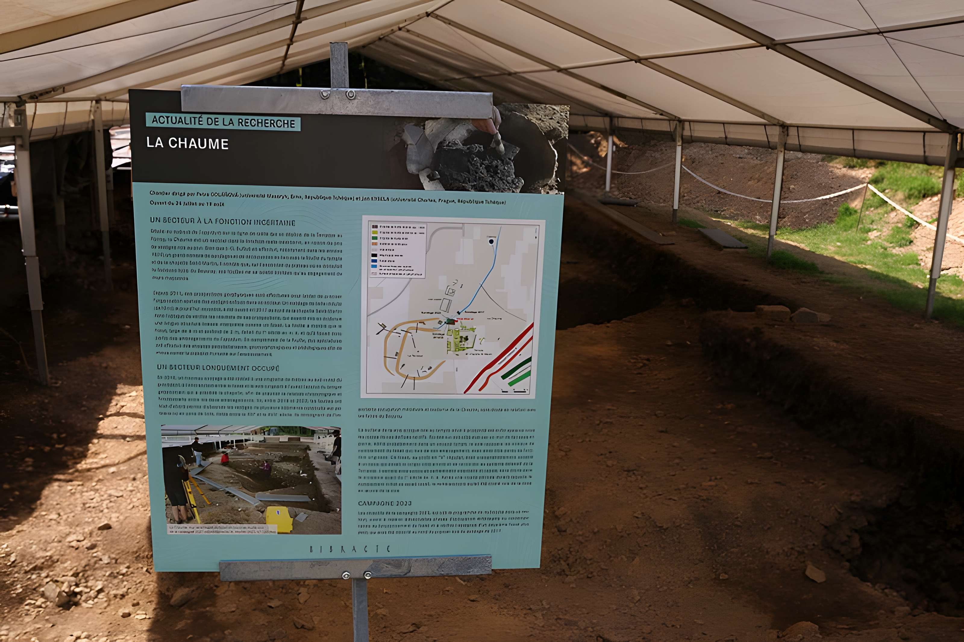 Oppidum du Mont-Beuvray, dit aussi oppidum de Bibracte (également sur commune de Glux-en-Glenne, dans la Nièvre)