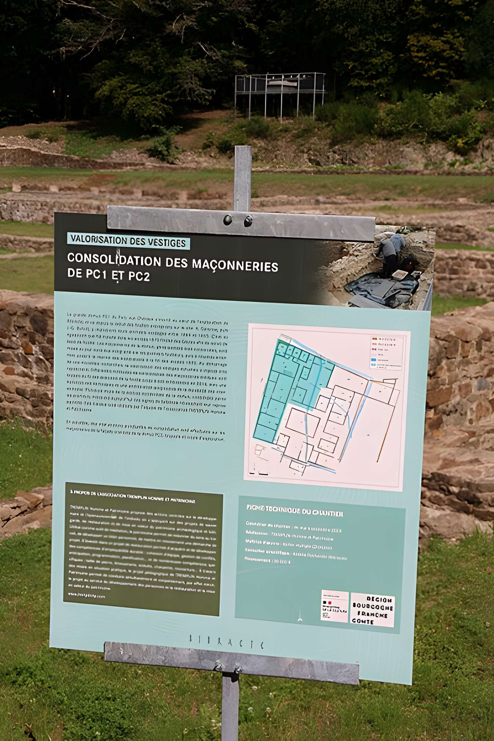 Oppidum du Mont-Beuvray, dit aussi oppidum de Bibracte (également sur commune de Glux-en-Glenne, dans la Nièvre)