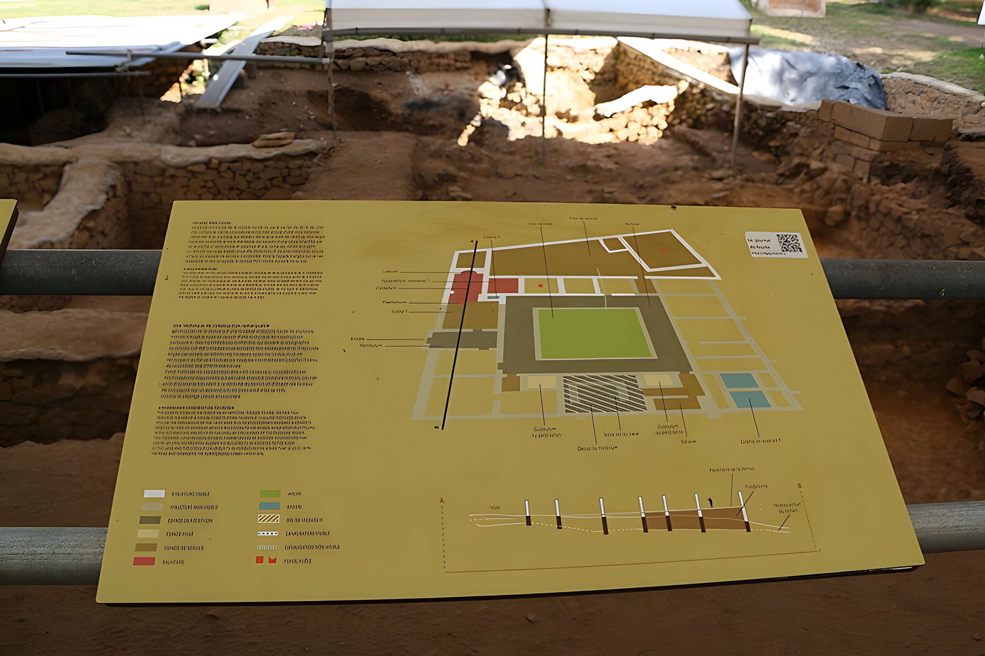 Oppidum du Mont-Beuvray, dit aussi oppidum de Bibracte (également sur commune de Glux-en-Glenne, dans la Nièvre)